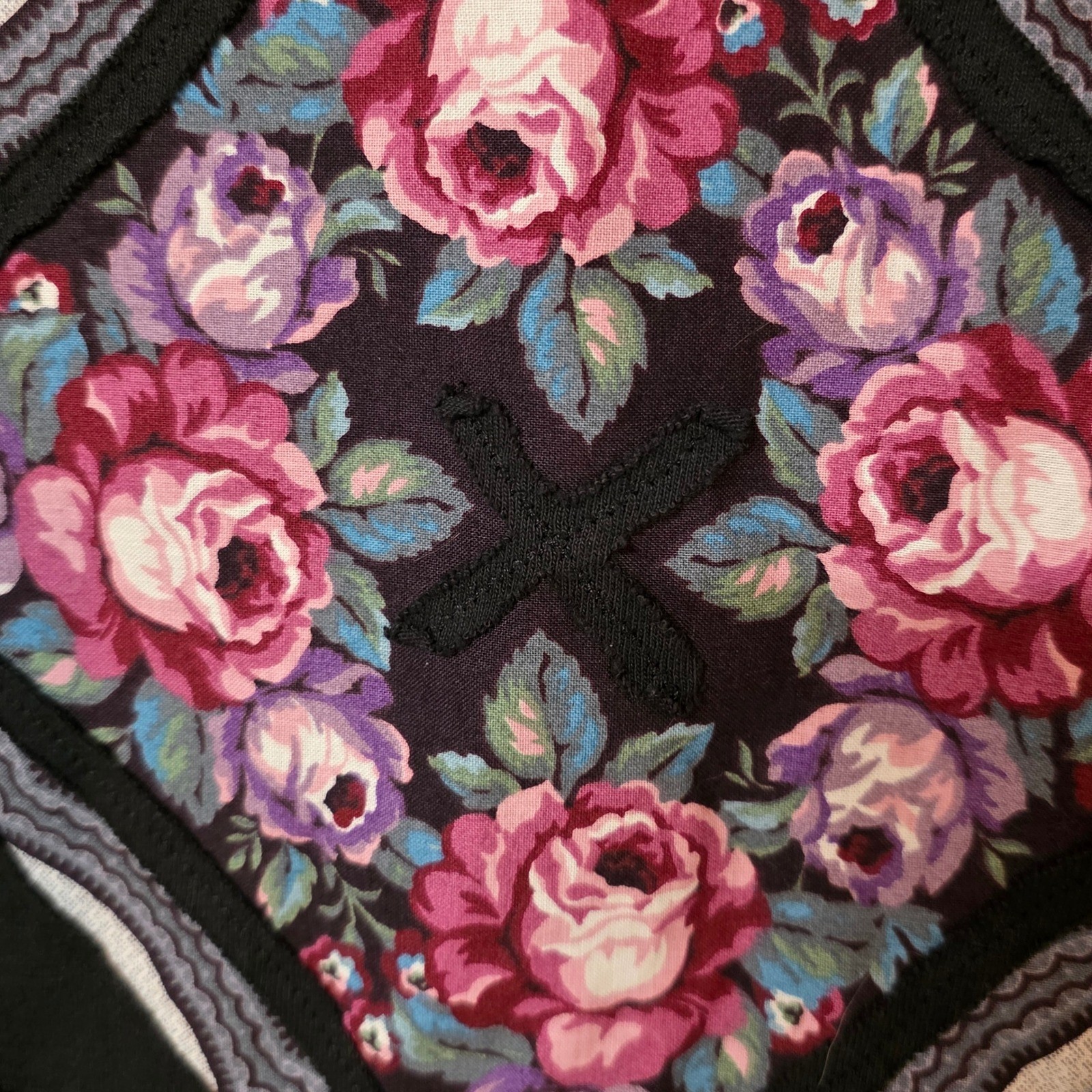 Vintage Hanes Her Way Black Floral Patchwork Graphic T-Shirt XL Cotton 90s Boho