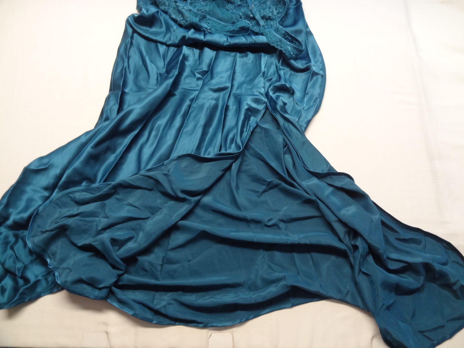 Victoria’s Secret VS L Gold Crown Label Satin Nightgown Lace High Slit 80s 90s