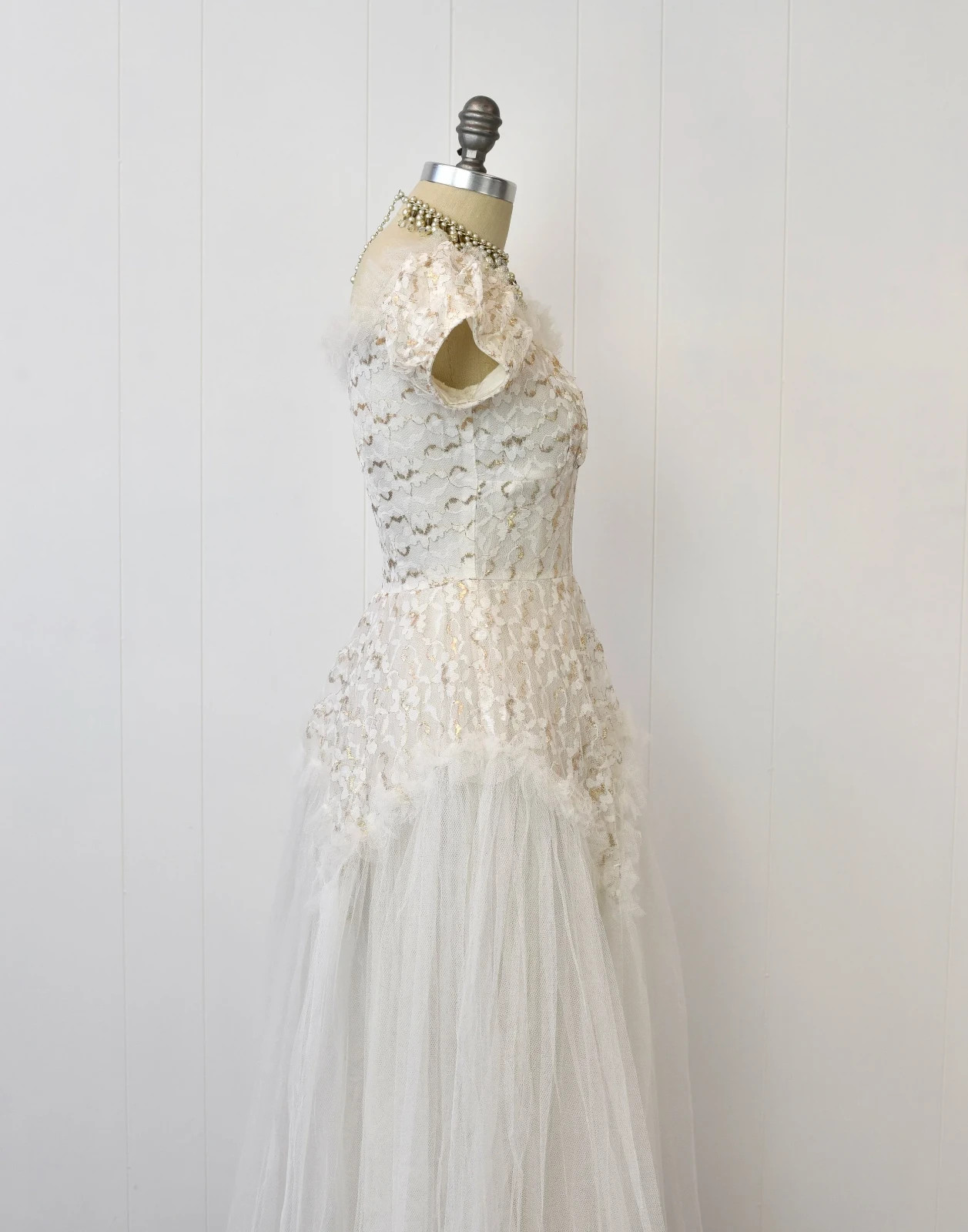 Vintage 1950s White Tulle Lace Floral Metallic Mid Century Bridal Wedding Dress
