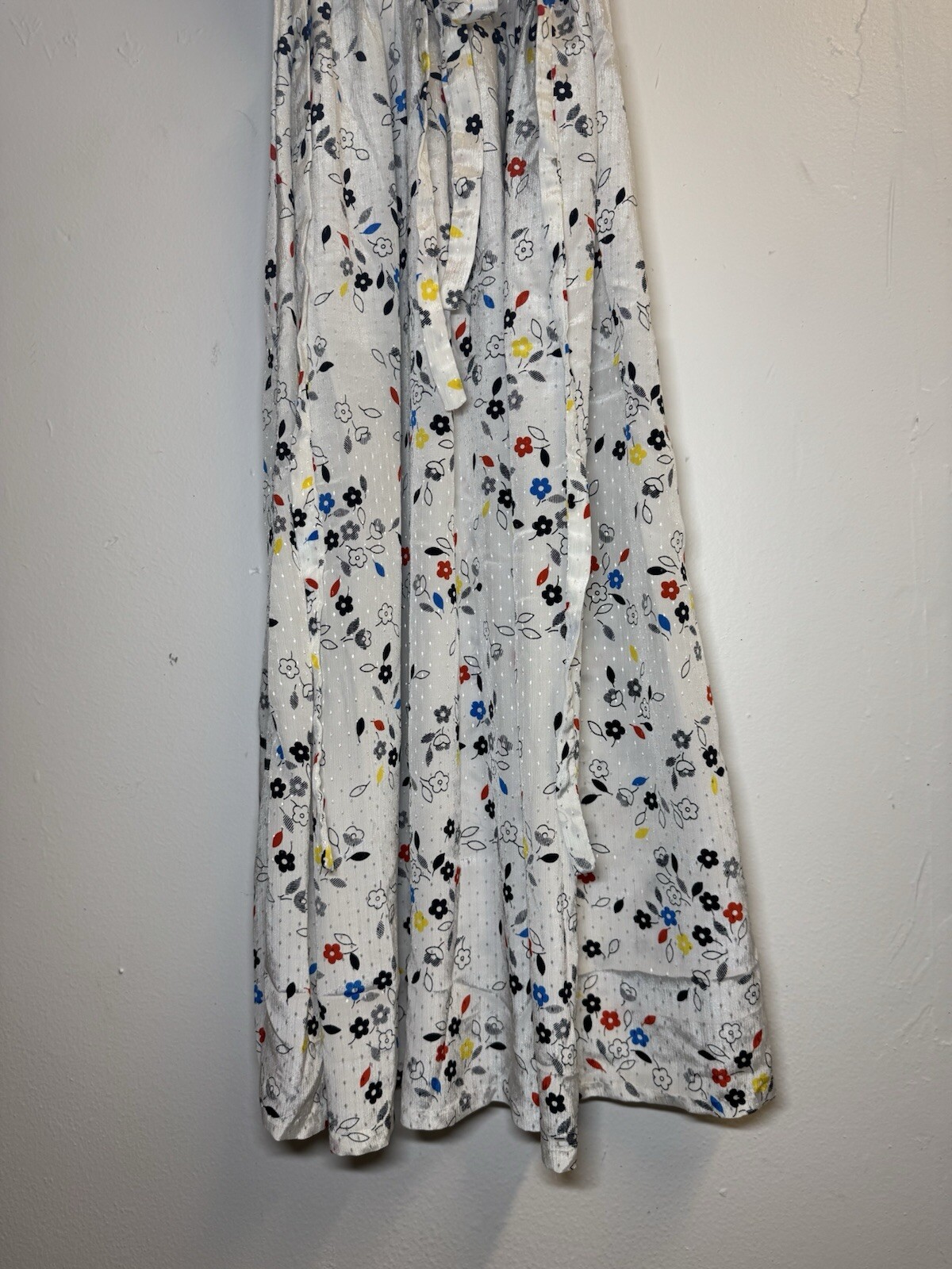 Vintage floral dress size small excellent condition white black, red yellow blue