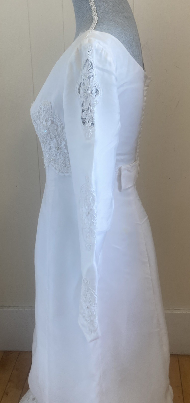 Vintage Custom Handmade Wedding Dress w/ Train & Veil – 1960s