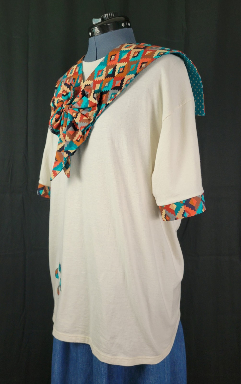 Vintage Embellished Jerzees Tee w Brown/Rust/Teal/Tan Southwest Accents Size XL