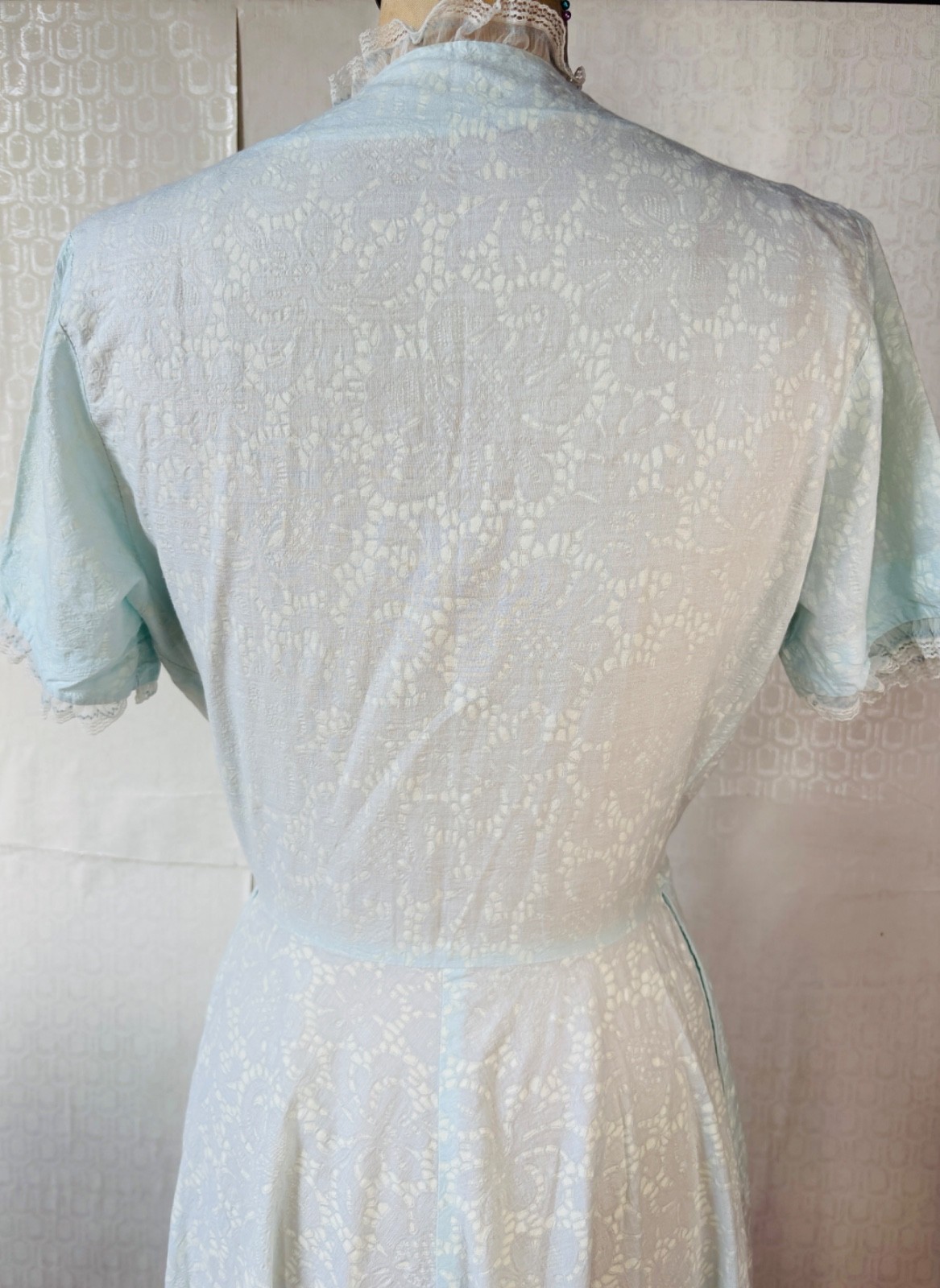 VTG 40’S HANDMADE SEMI SHEER MINTY BLUE FLORAL COTTON LACE WRAP HOUSE DRESS*S