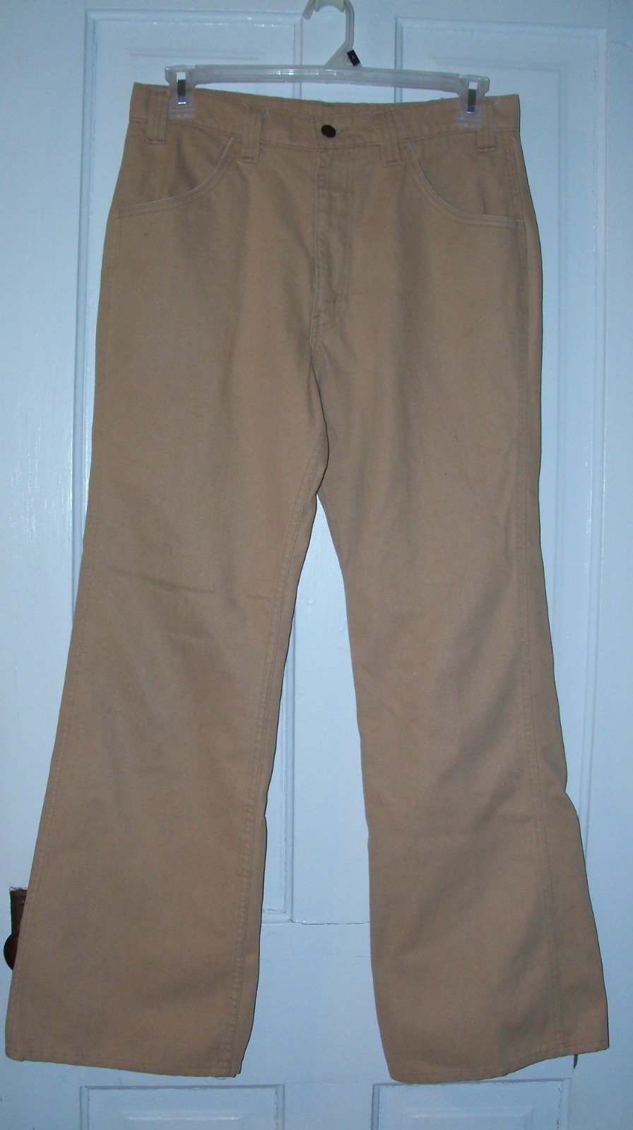 Size M/L 33″ waist Vintage Levi’s Tan Beige Jeans 31″ inseam