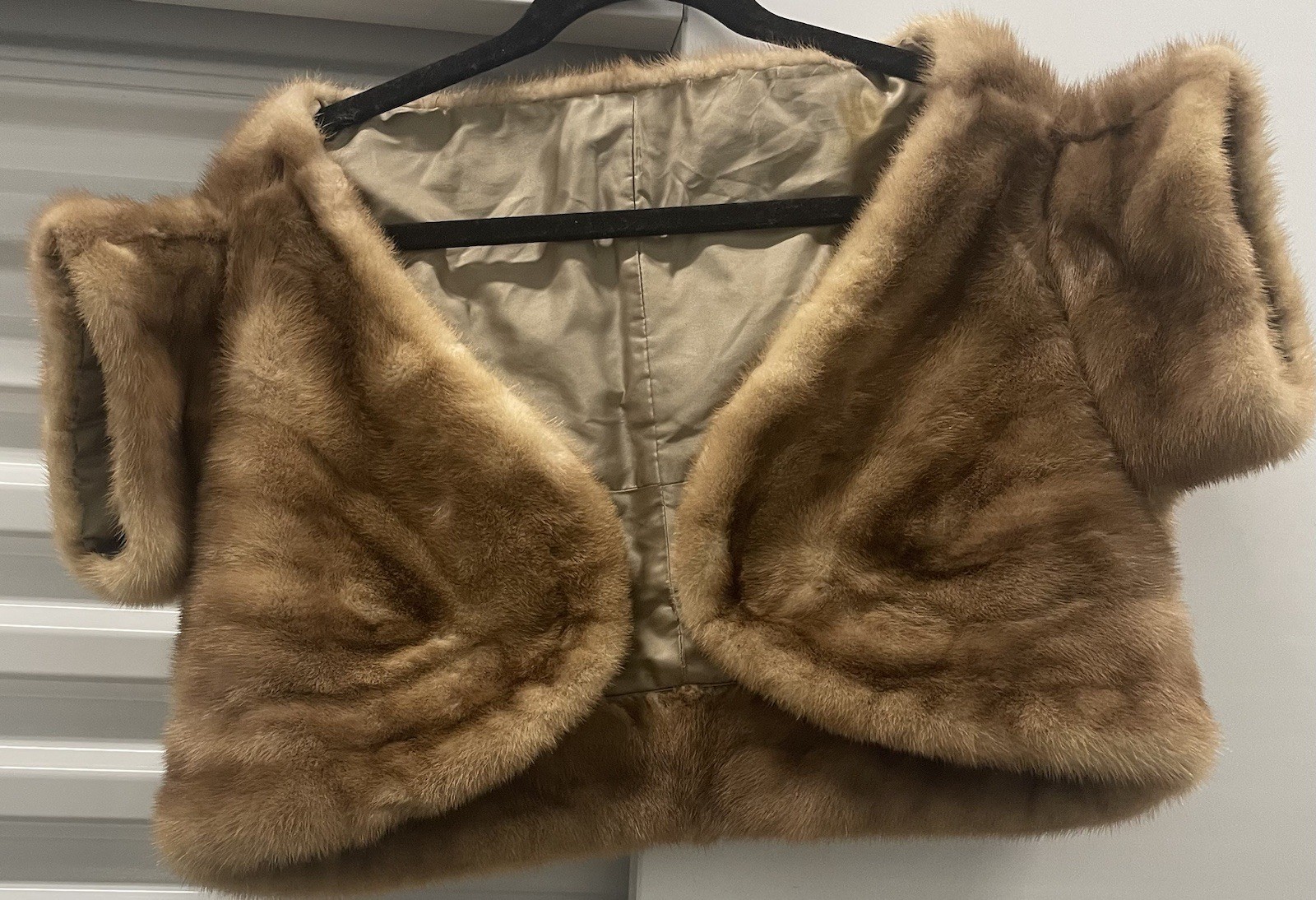 VINTAGE MINK NATURAL FUR SHRUG STOLE JACKET SIZE LARGE OFF THE SHOULDER