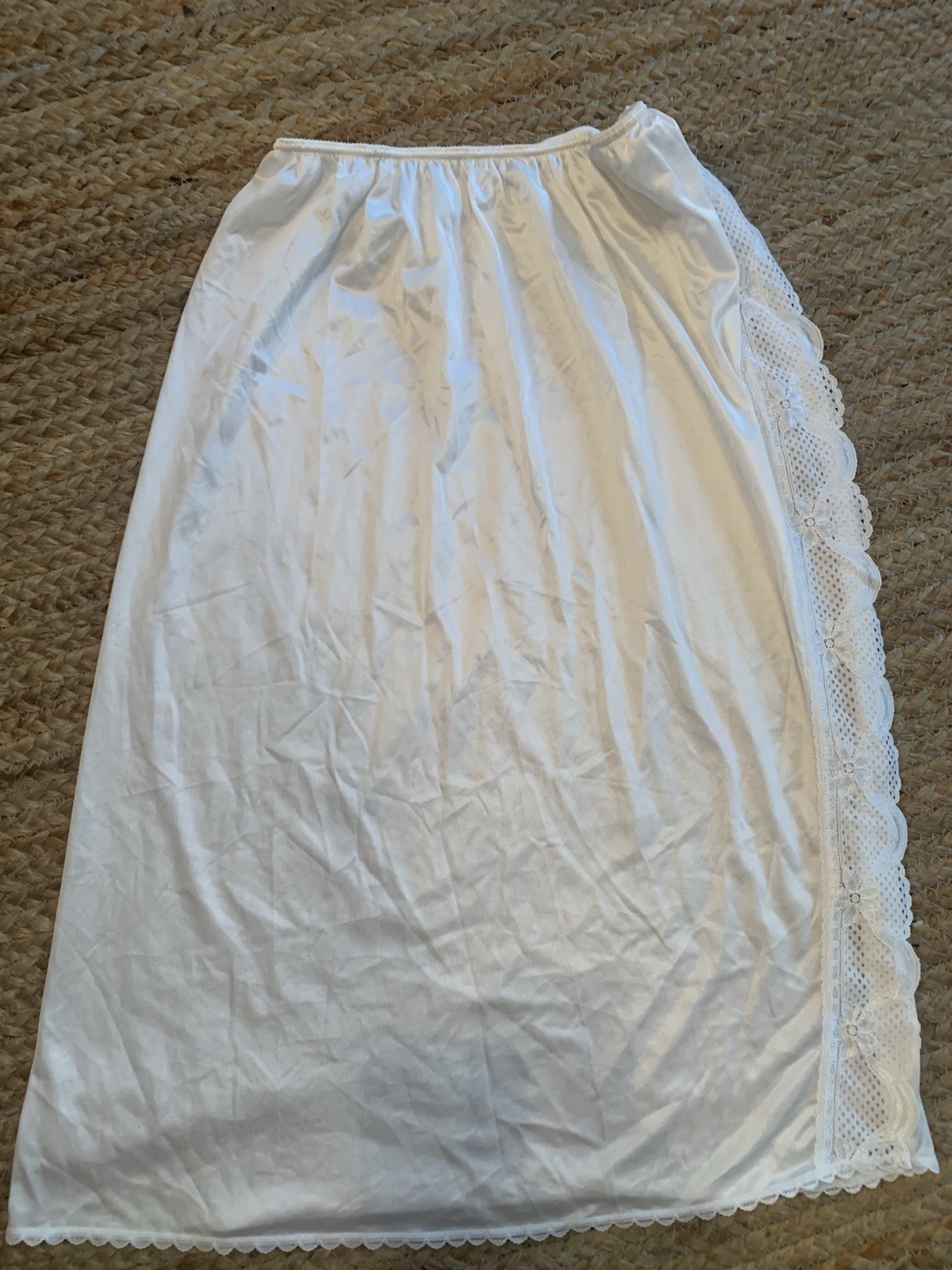 Vintage Warner’s (Sz L) Perfect Measure Half Slip 29” White Nylon Lace Trim Slit