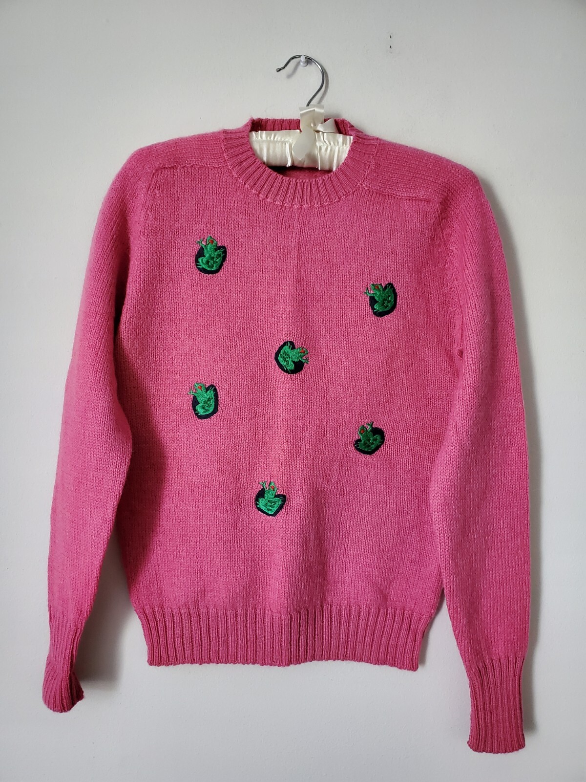 Vintage 80’s Point of View Shetland Wool Sweater W/Frog Appliqué In Pink Sz 38