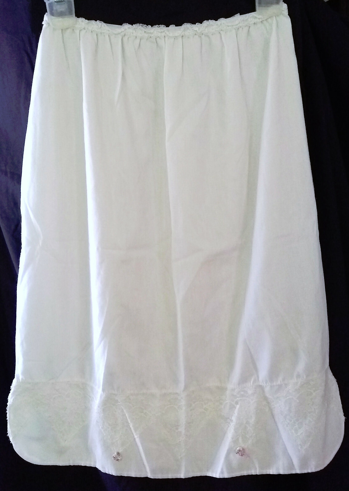 AVIAN VINTAGE WHITE HALF SLIP LACE FLORAL HEM FULL ELASTIC WAIST MEDIUM SMALL M