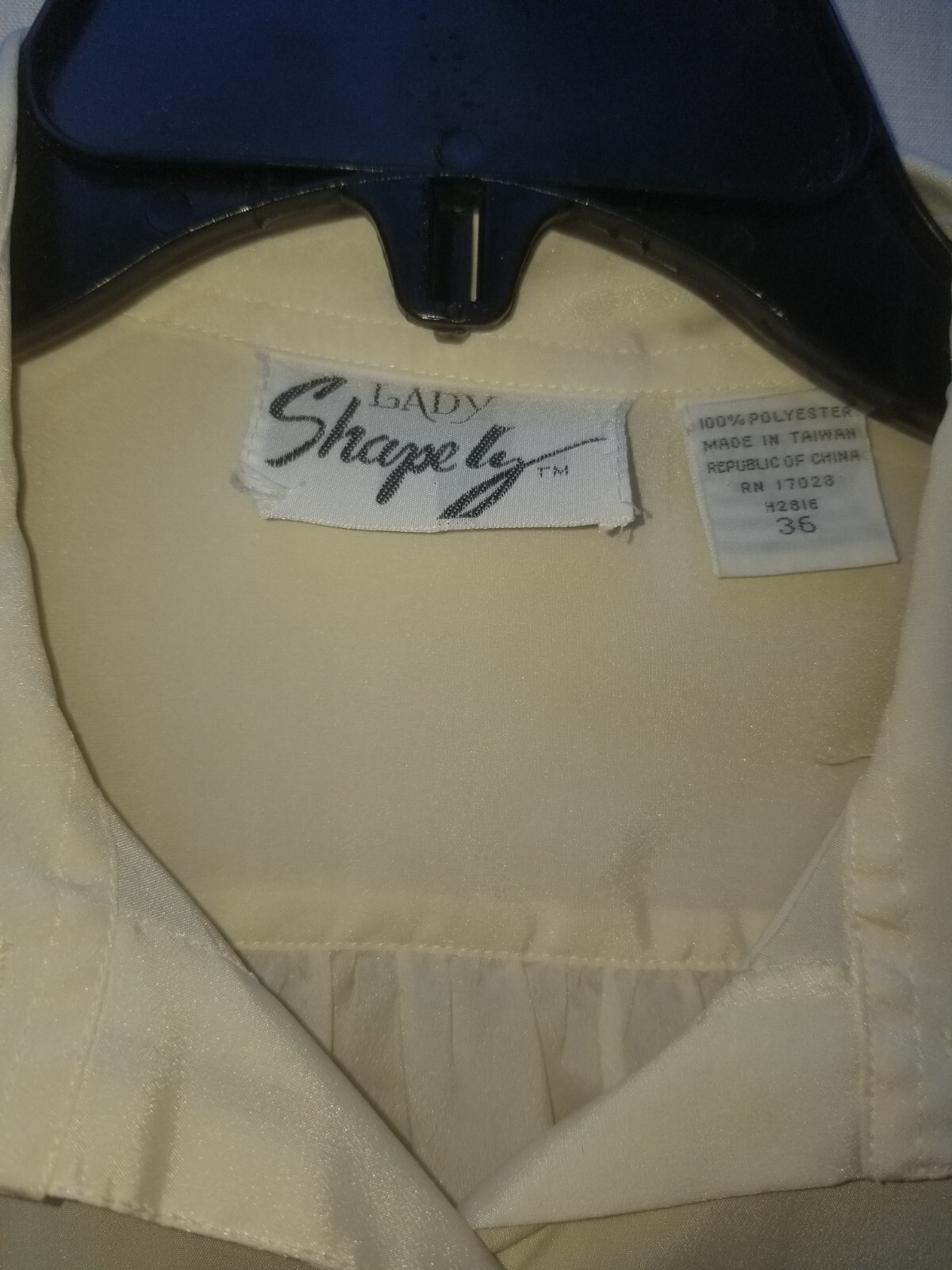 Vintage Blouse size 36 (16) Ivory Secretary Classic Lady Shapely