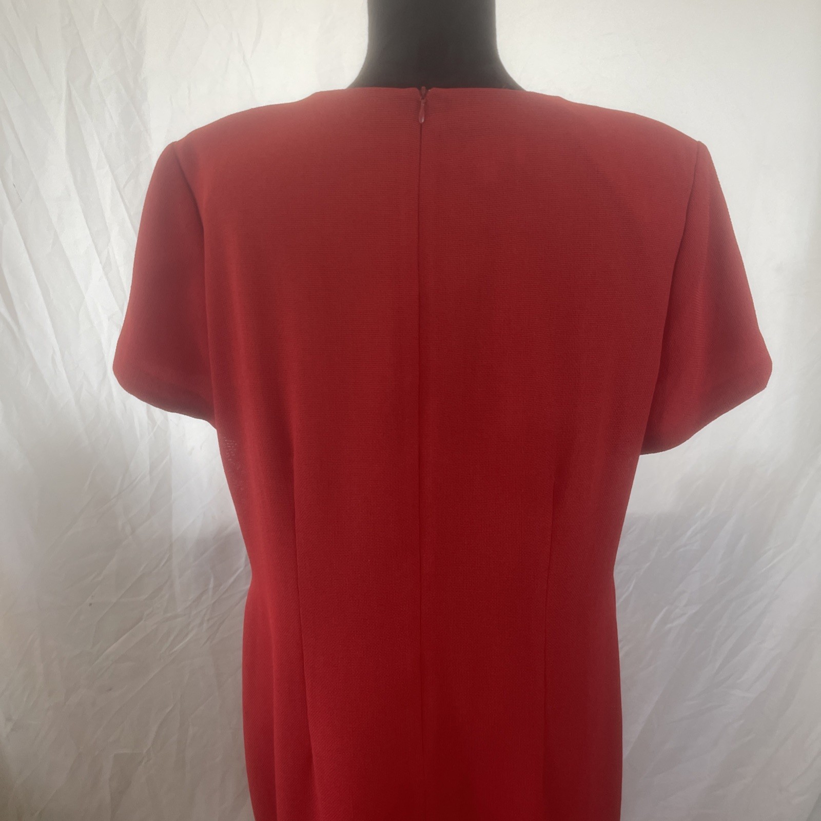 Vintage 90’s Donna Ricco dress Sz 16 Shell Buttons Red Woven Maxi sheath dress