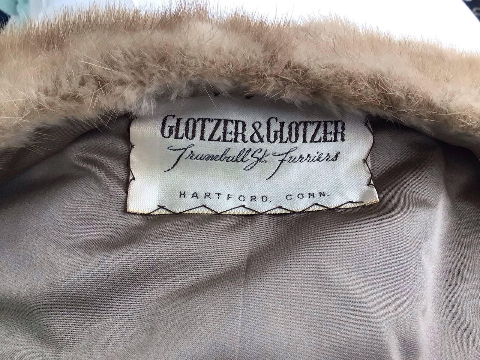 Glotzer & Glotzer Vintage Light Brown Real Mink Stole Fur With Hanger One Sz.