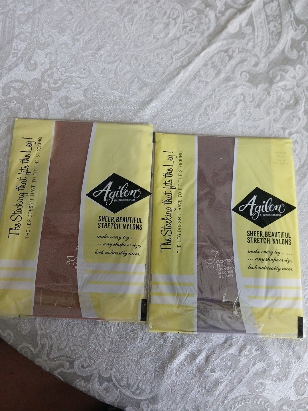 Lot Of 2 Agilon Stretch Nylons Vintage Seamless Size B 9.5-10 1 Taupe 1 Beige