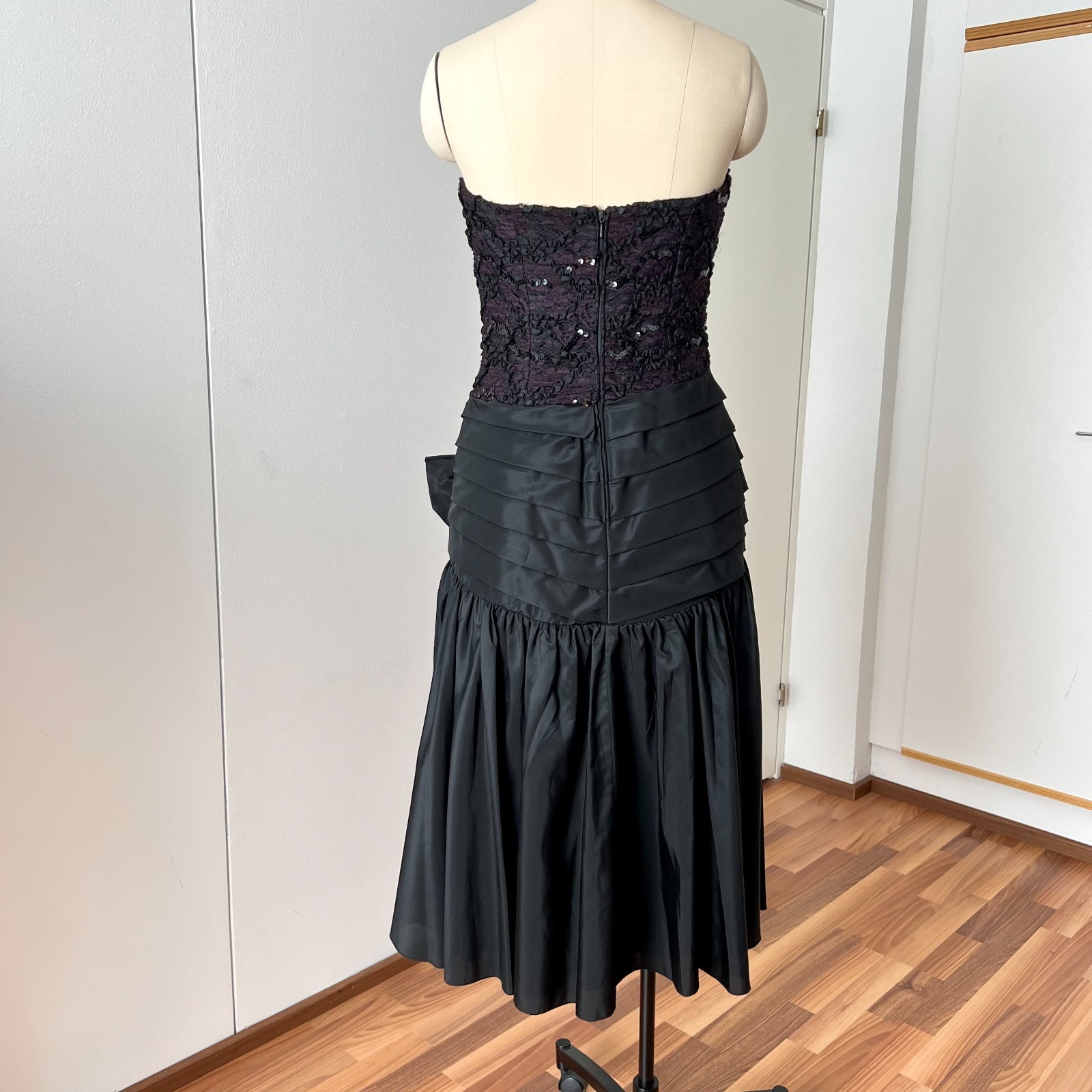 1980s VERA MONT Drop Waist Evening Dress Strapless Sequin Corset Cocktail EU 40