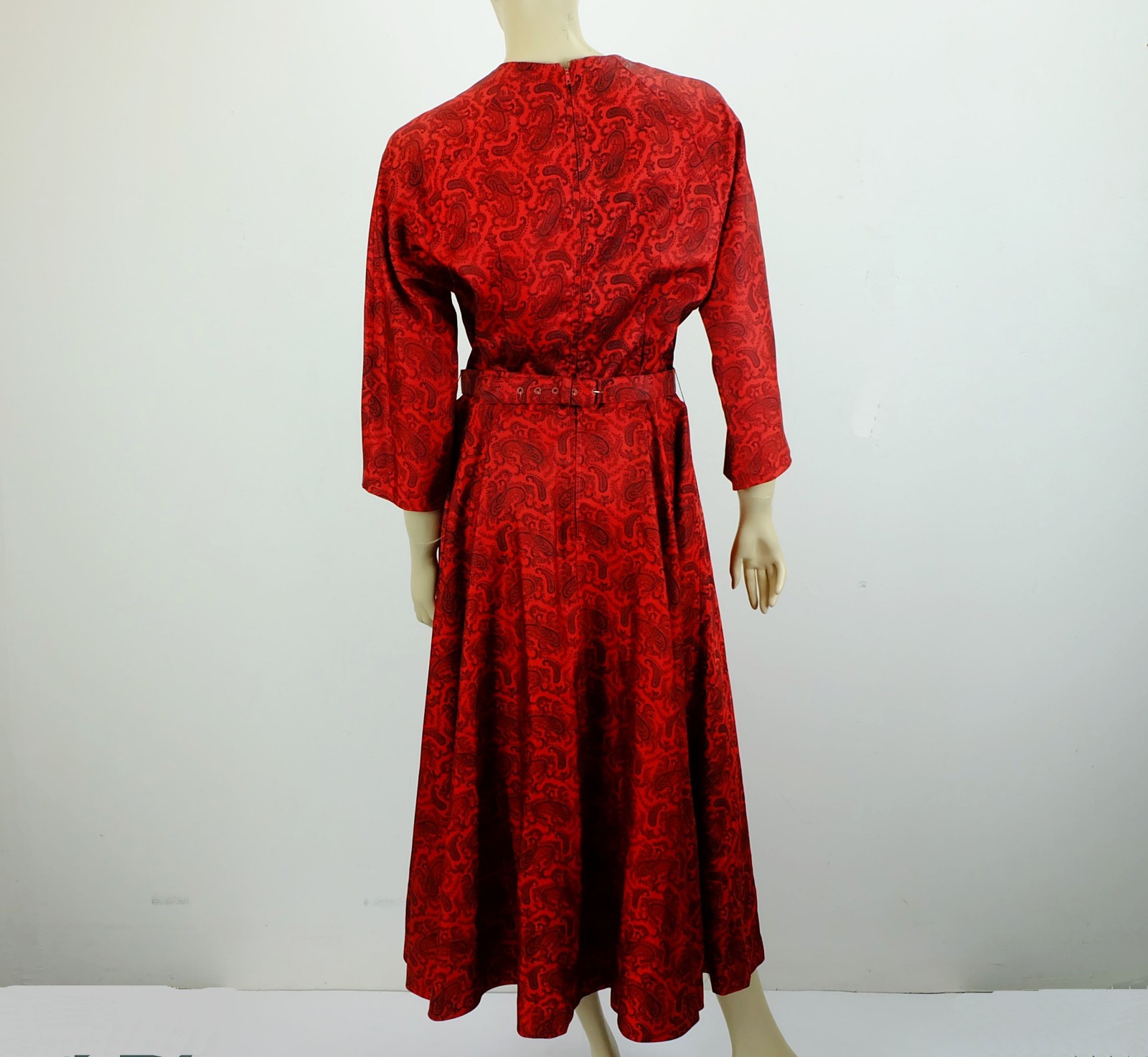 Gorgeous true vintage 1950s dress paisley pattern size 40/42