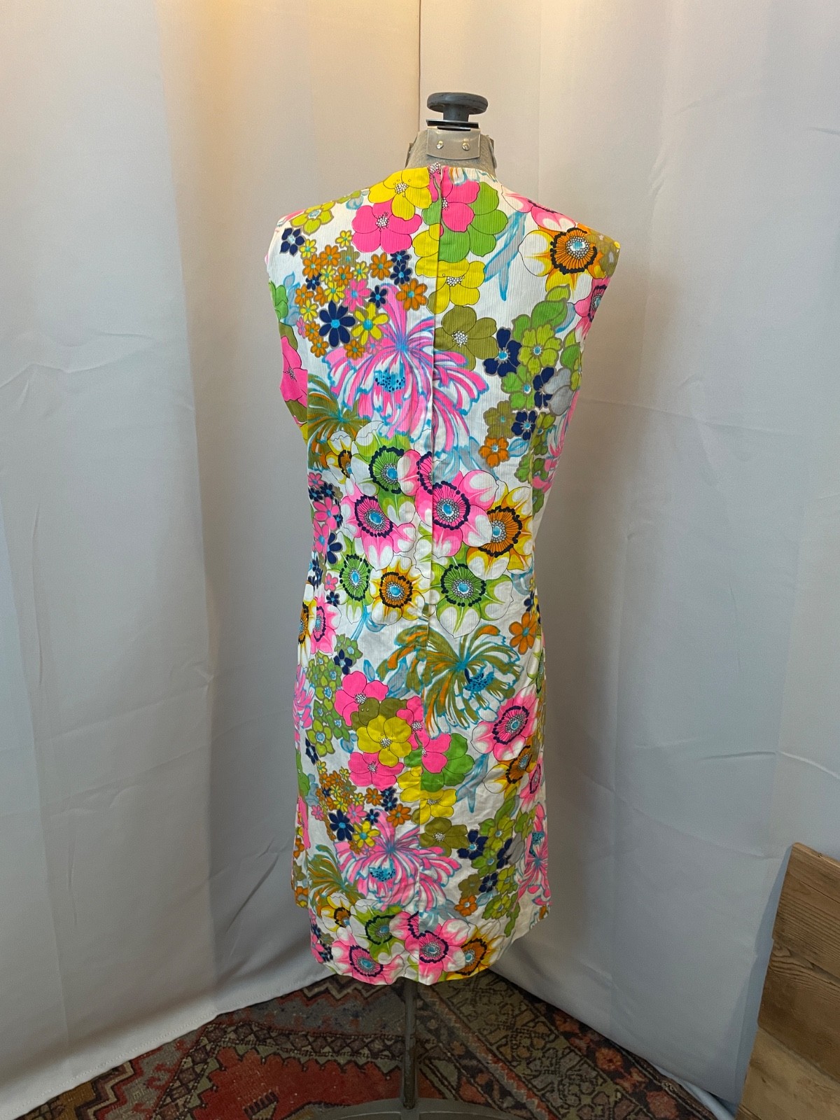 Mod Day Dress Neon Floral White A line Shift 1960s Vintage M