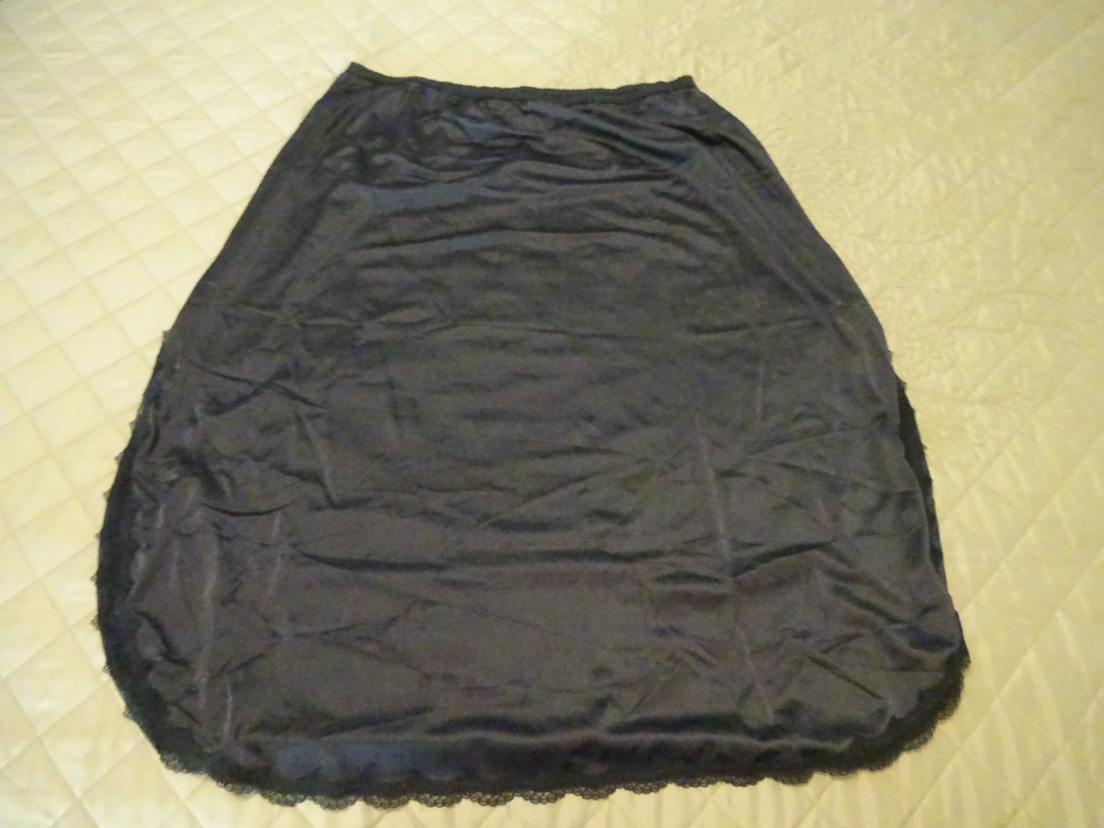 VINTAGE SHADOWLINE ALL NYLON BLACK HALF SLIP, LACE HEM & DBL SLITS, SIZE 1X 28″