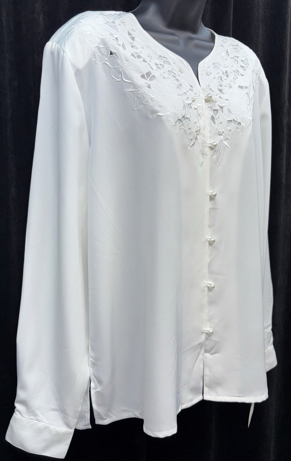 NWT Kathy Che Women Size 18 Button-Up Long Sleeve Blouse White Beads Embroidered