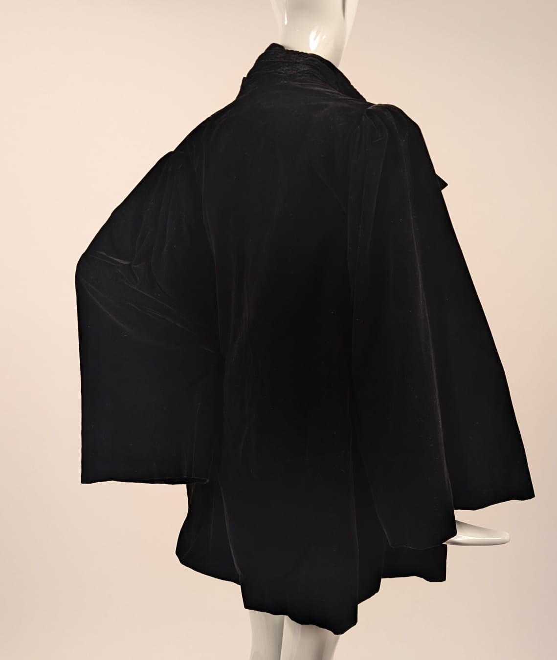 1930’S BELL SLEEVE SILK VELVET JACKET W ERMINE TAIL + HAMMER SILK LINING