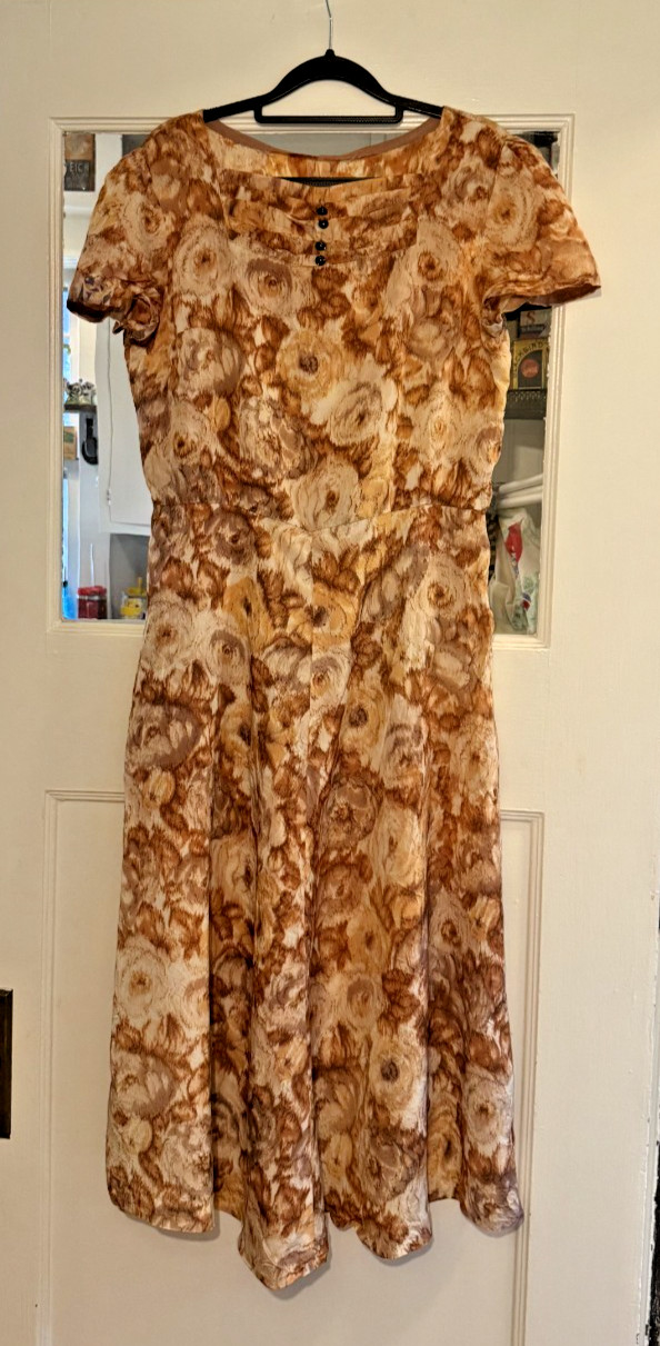 Vintage 1950’s Nice Satiny Dress Bust 40 Waist 32