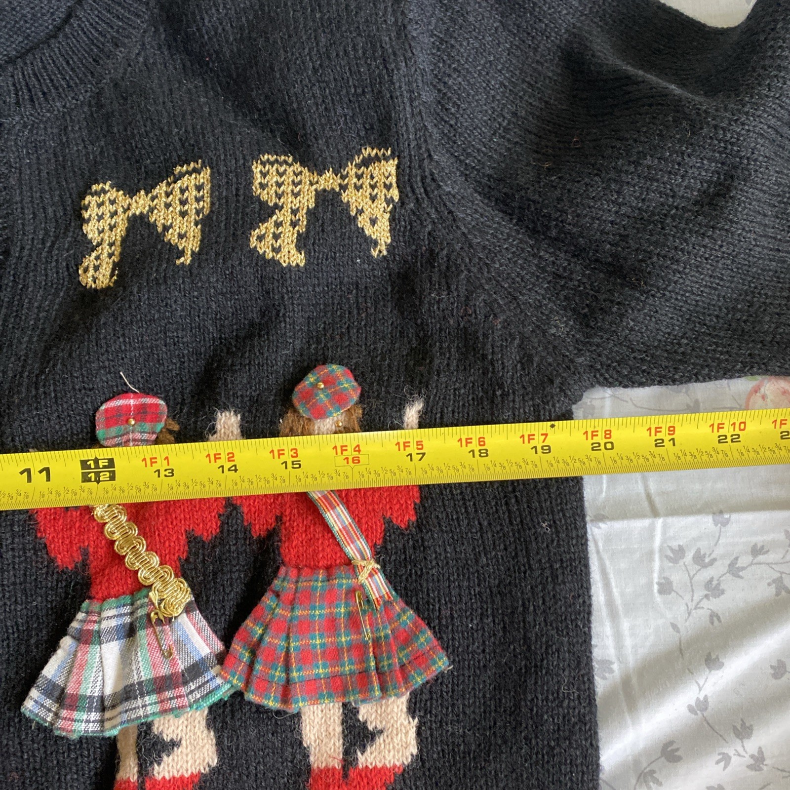 Vintage 90s Susan Bristol Black Scottish Dancer Plaid Warm Cardigan Sweater Sz M