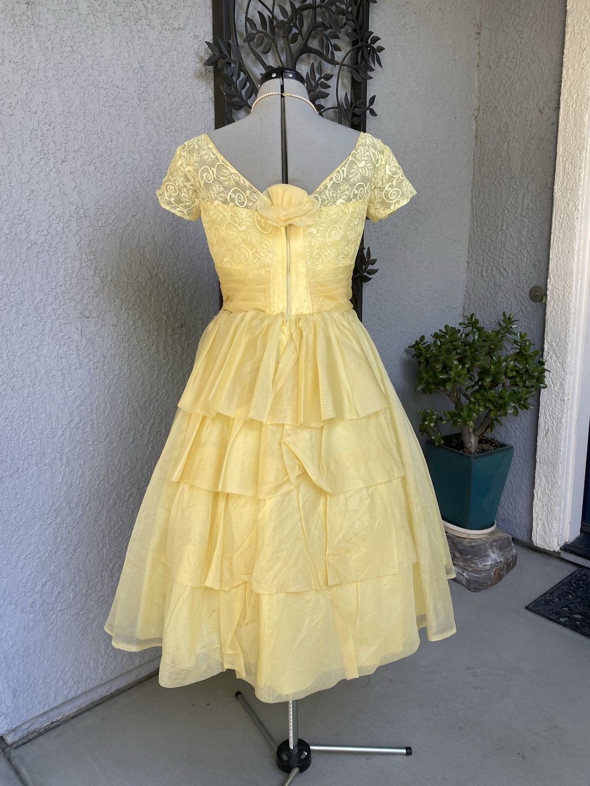 Beautiful yellow vintage 50s 60s Prom Party dress S M