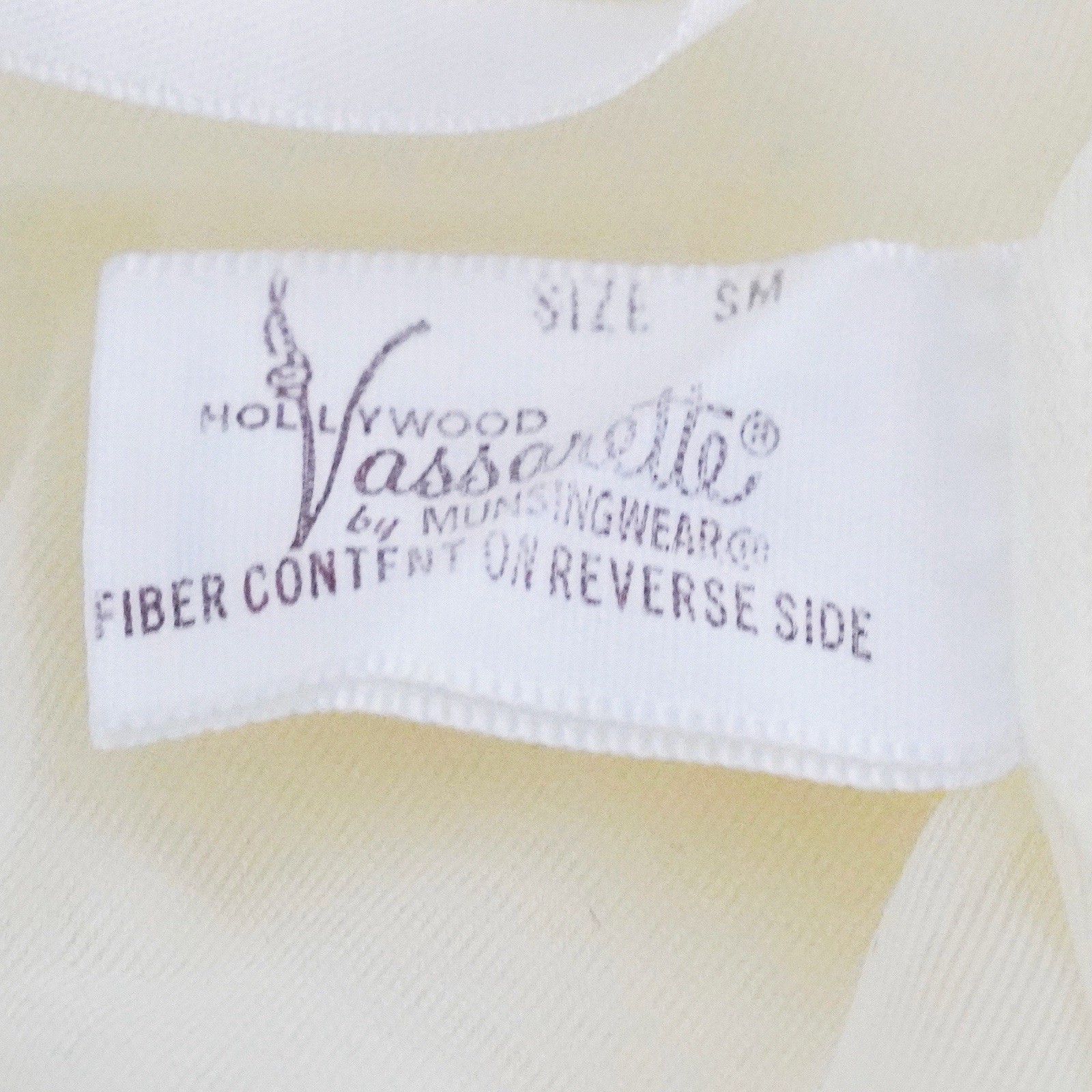 HOLLYWOOD VASSARETTE Lace + Nylon Nightgown Robe Peignoir Set Yellow – S Small
