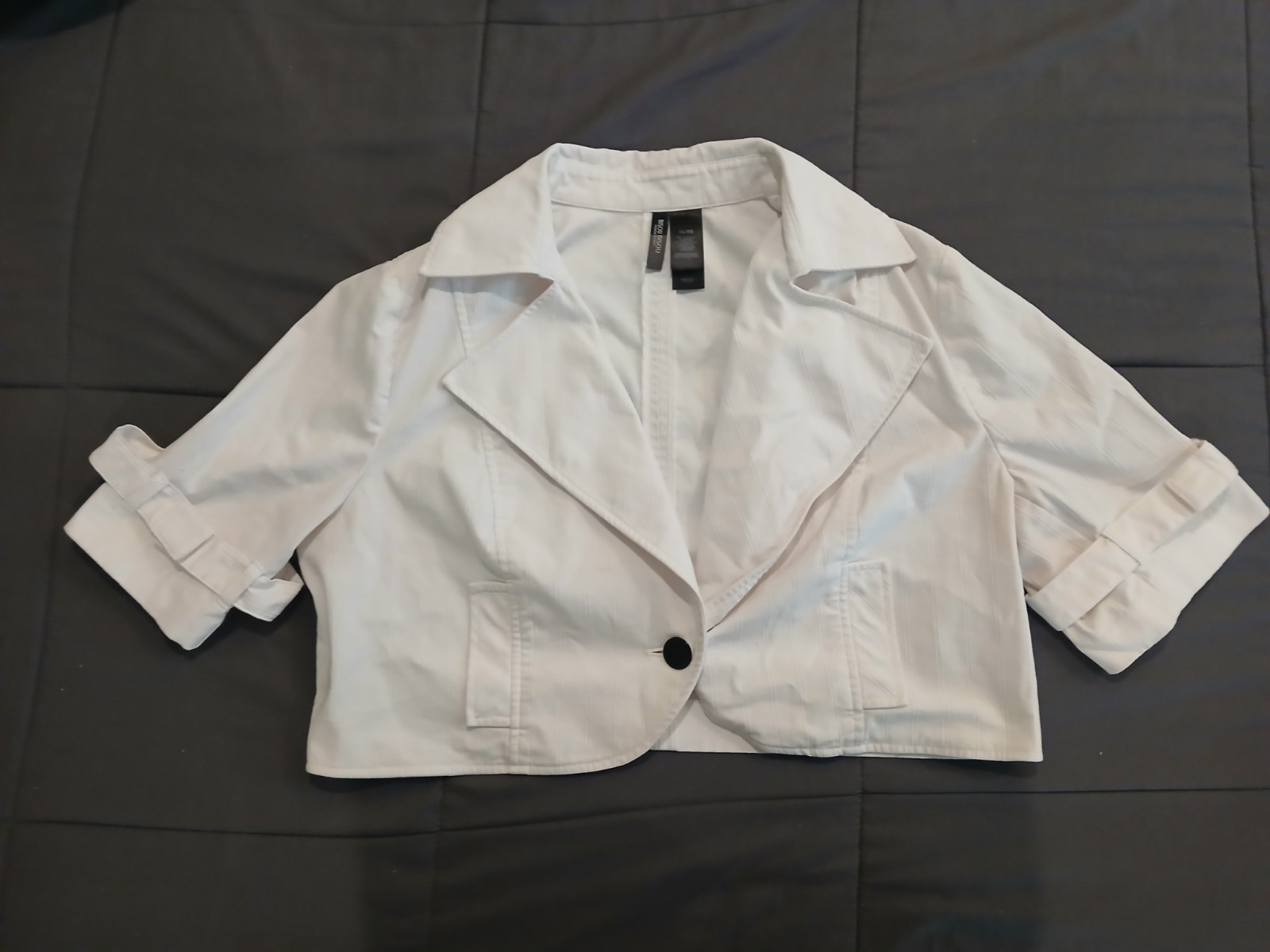 Vintage White Bisou Bisou Cropped Blazer. Women’s Size XLarge