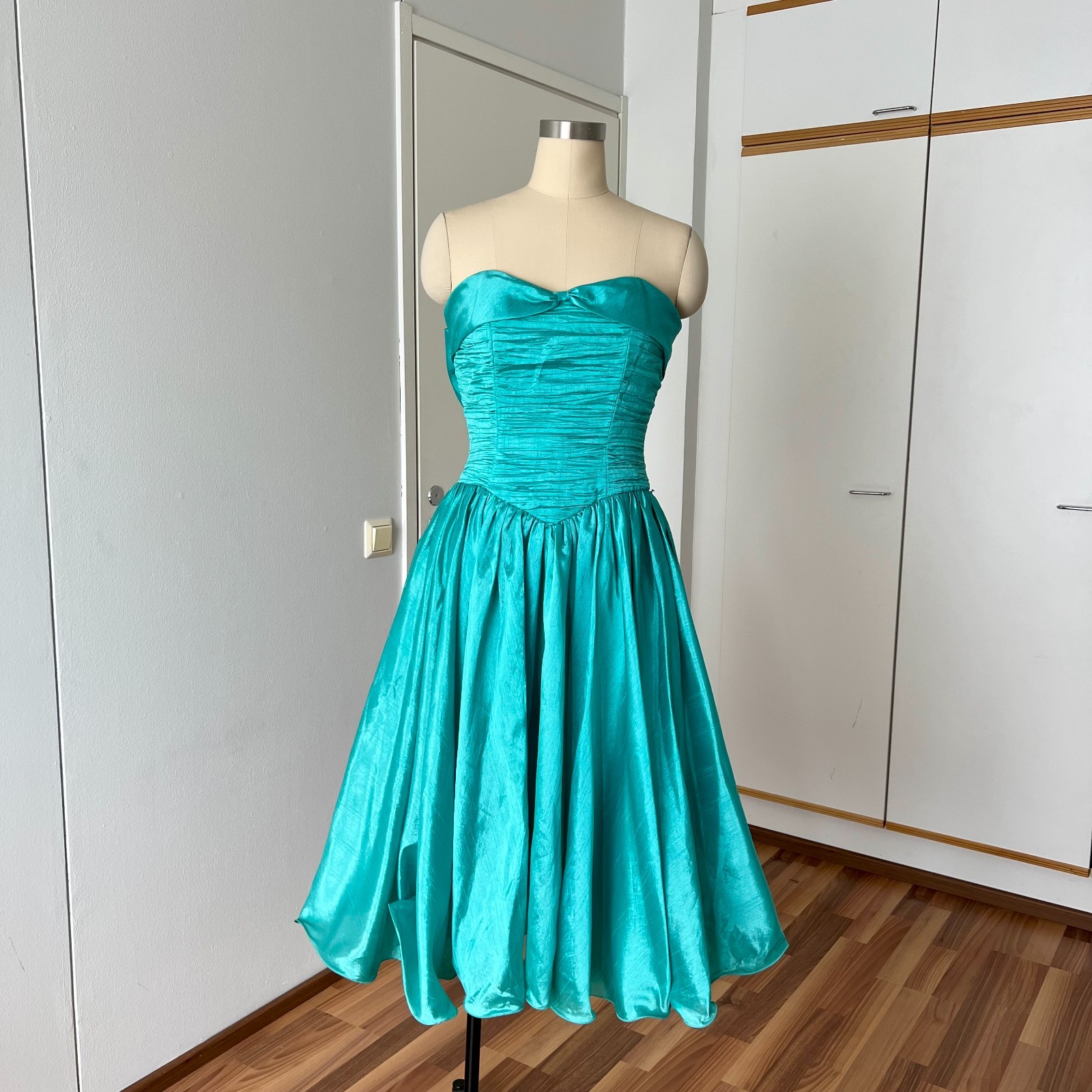 1980s Strapless Bow Back Prom Party Dress Retro Taffeta Cocktail Evening Gown
