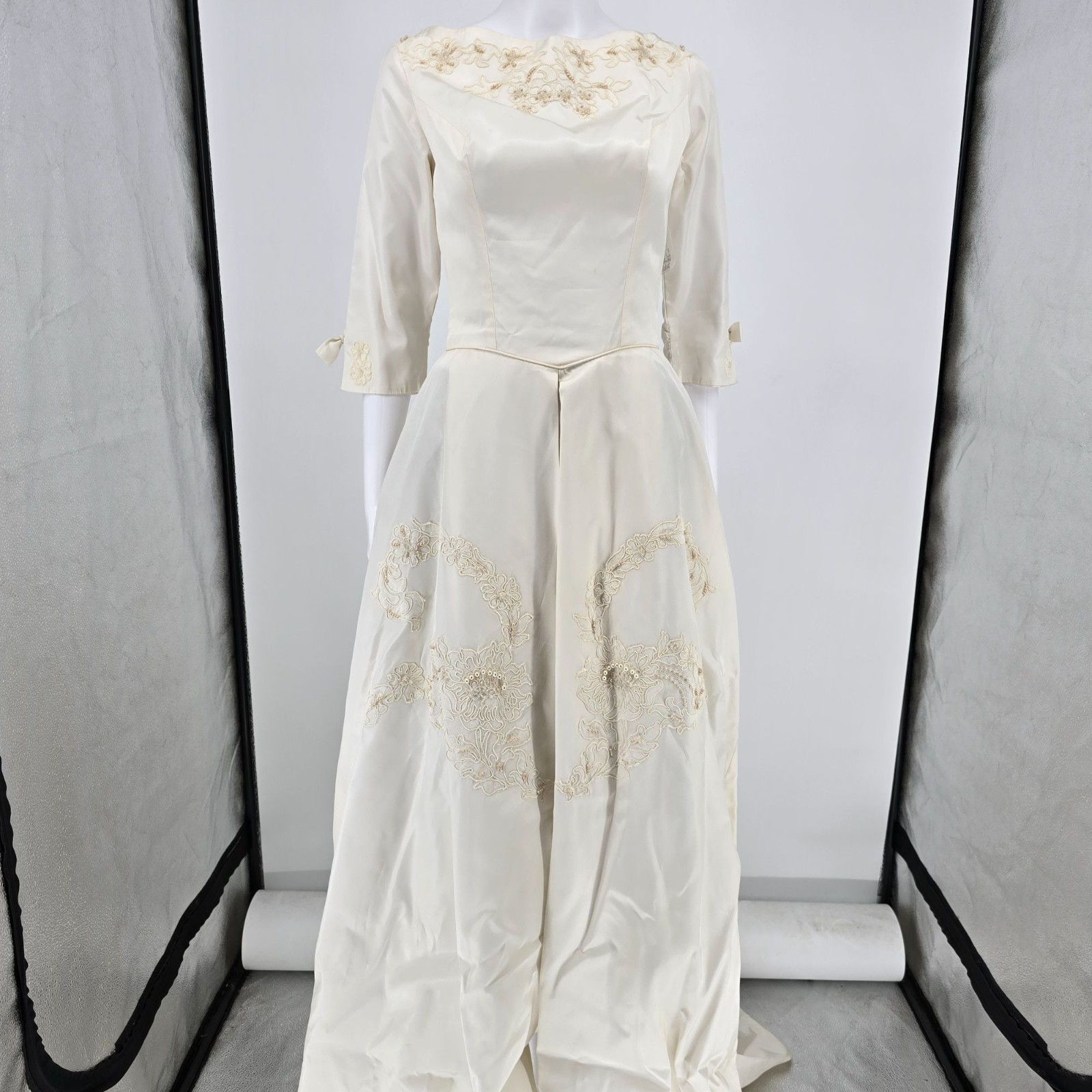 Vintage 1950s Ivory Satin Wedding Gown w/ Semi-Cathedral Train (Size 4/Small)
