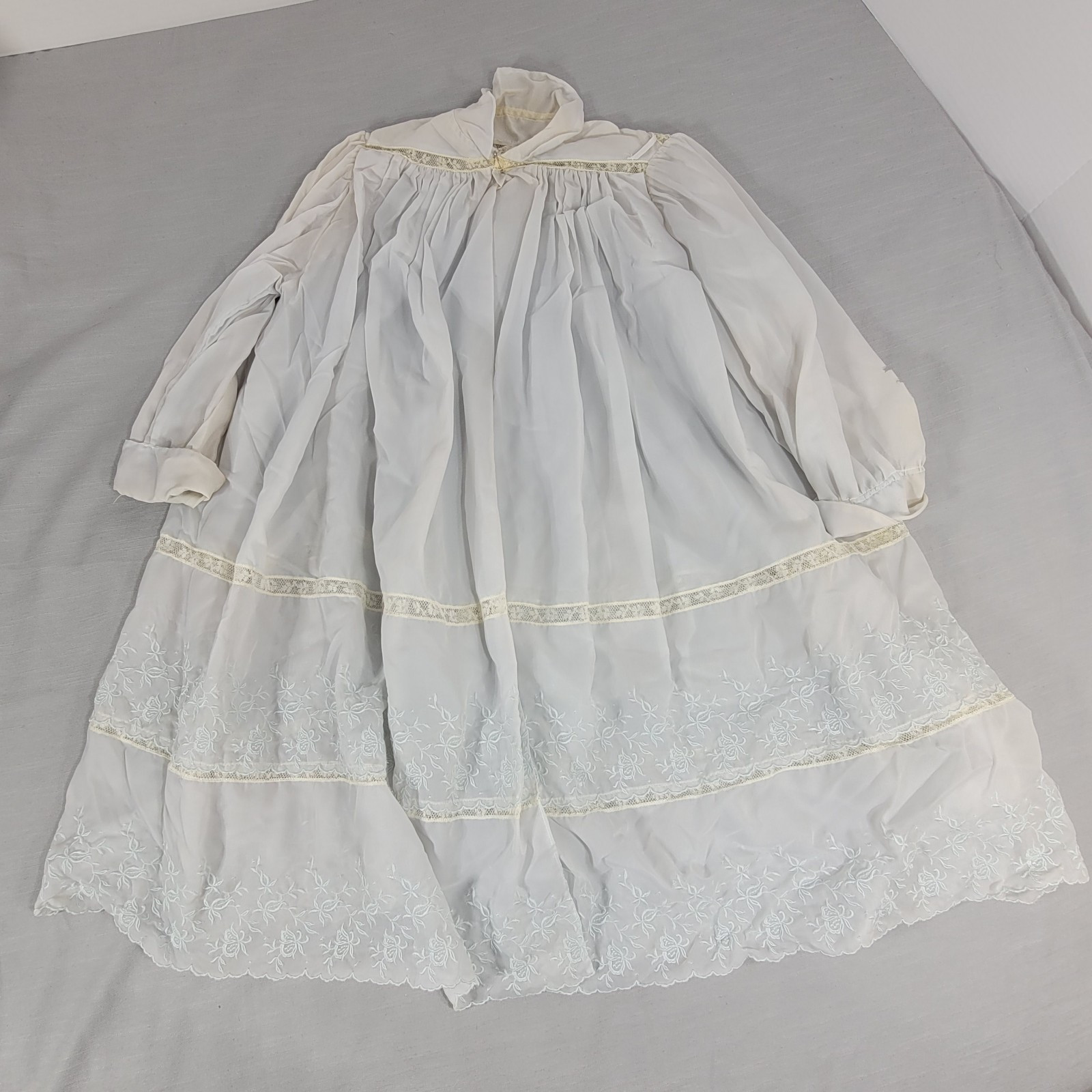 B. Altman & Co vintage 40s – 50s Sheer Lace Babydoll Nightgown Coat Blue Flaws
