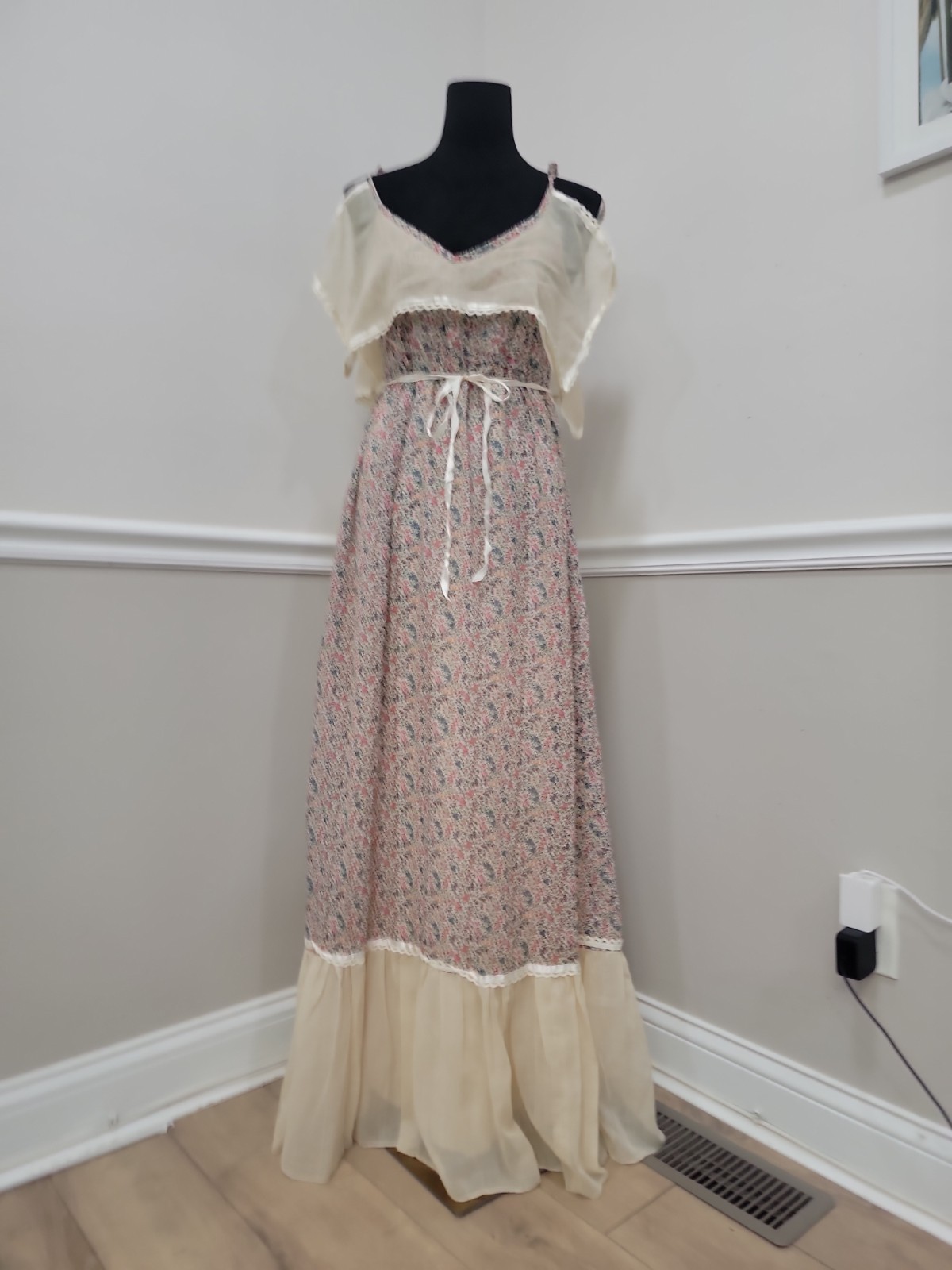VTG 70s Trivia By Charm Of Hollywood Prairie Maxi Dress Floral Cottagecore Boho
