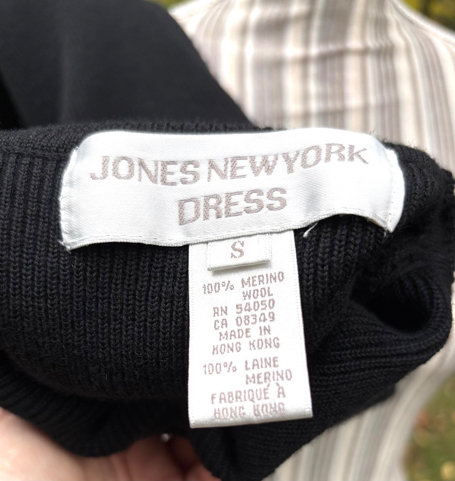Vtg 1990 s JONES NEW YORK Sz Sm. Mock-Neck Sweater Sheath Dress 100%Merino Wool