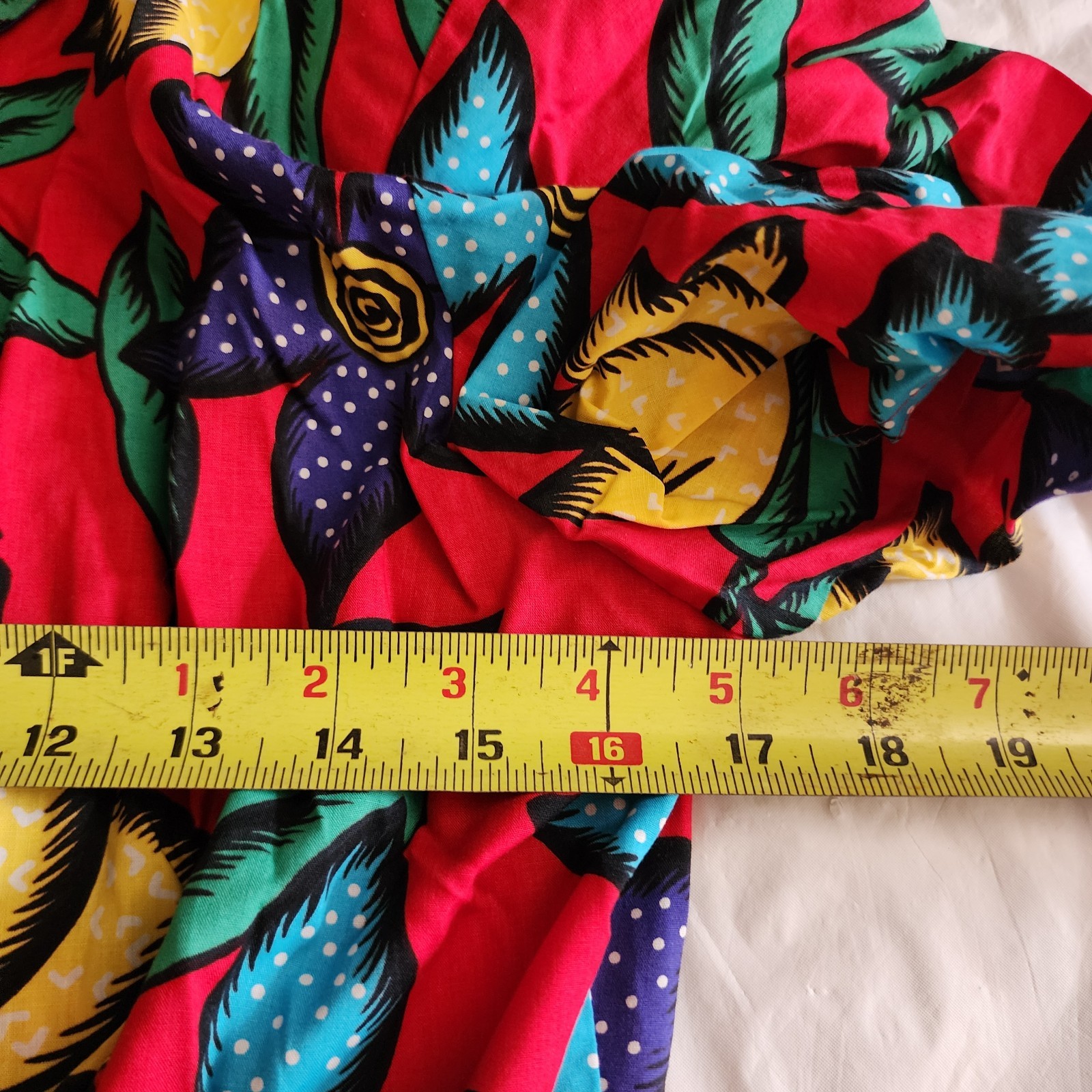 Neiman Marcus CFCF Dress Red Floral Short Sleeve Snap Closure Women 12 Vintage