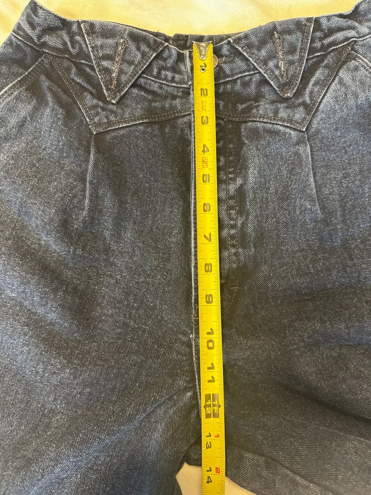 13/32 Vintage Rocky Mountain Clothing High Waisted Western V-Yoke Jeans