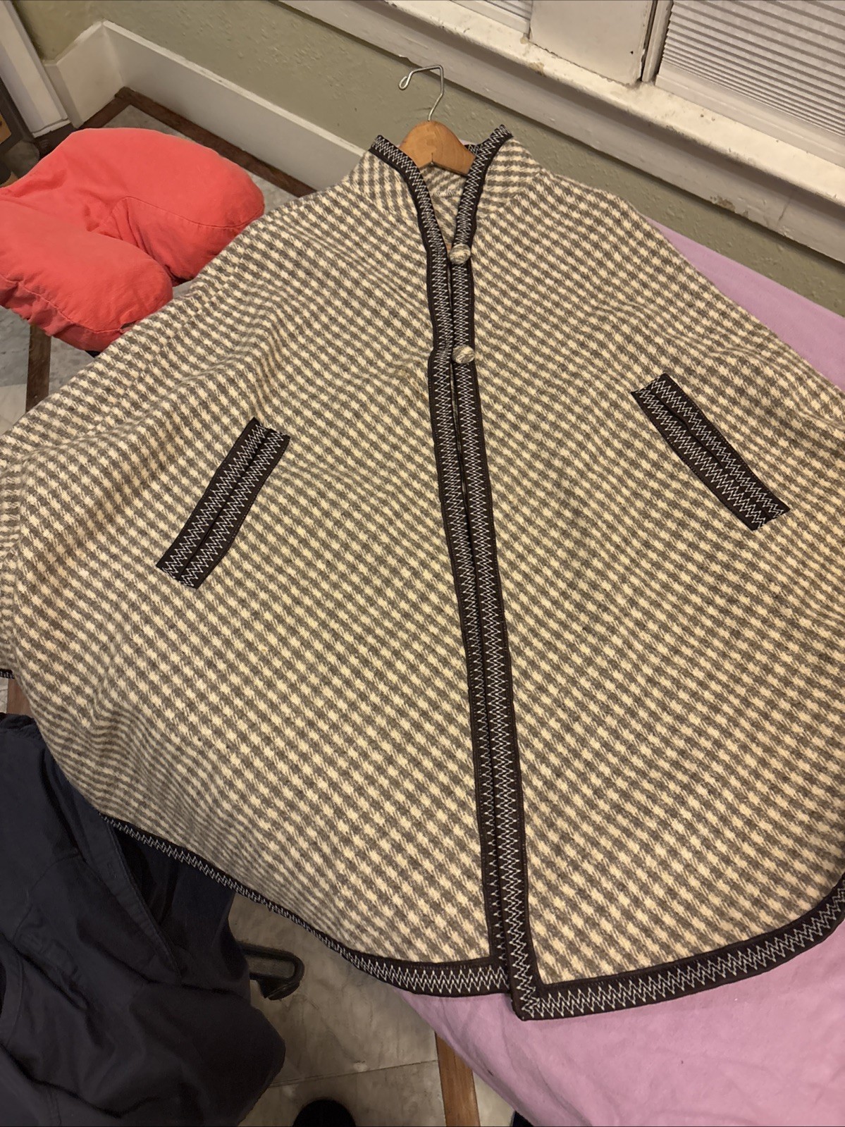 Vintage Handmade Gray Beige Herringbone Wool Poncho One Size
