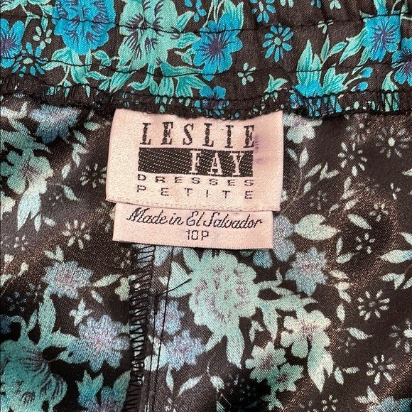 Vintage Leslie Fay Womens Blue Floral Cigarette Pants Size 10P Fairy Feminine