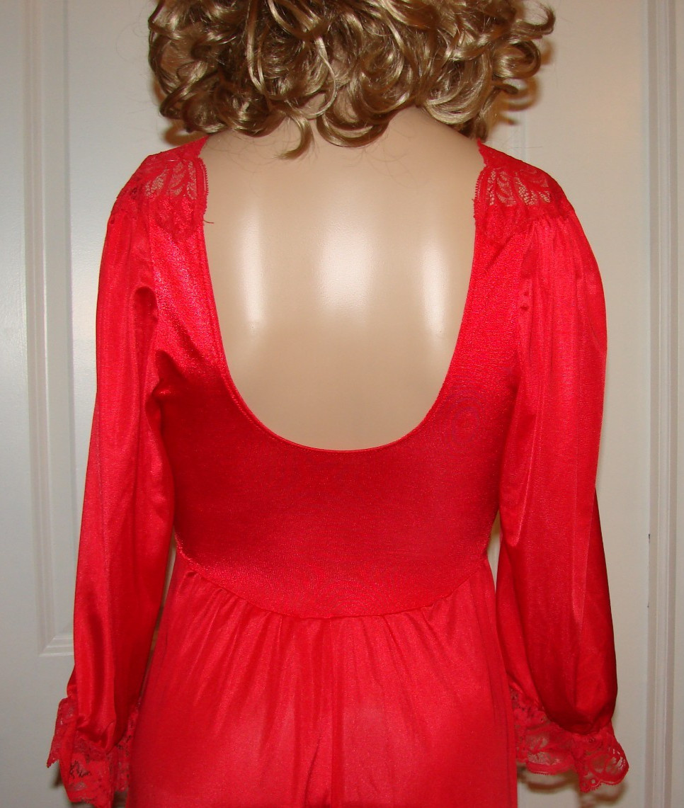 Vintage Red Olga Full Sweep Nightgown Lace Bodice 3/4 Sleeves 92350 Sz Medium