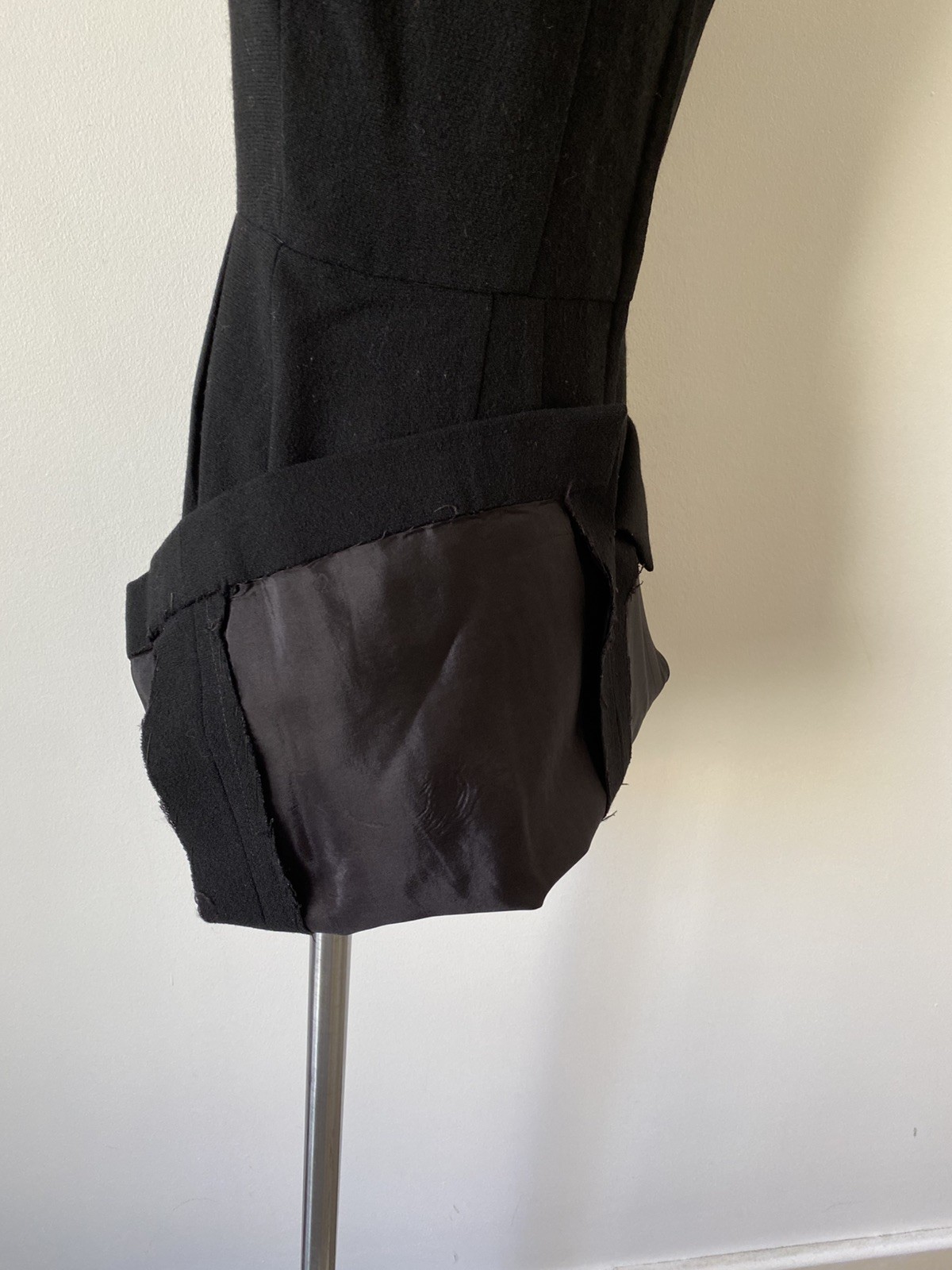 50,s Classic Fine Wool Crepe Sheath With Braided Neckline. Classic Elegance.38”b