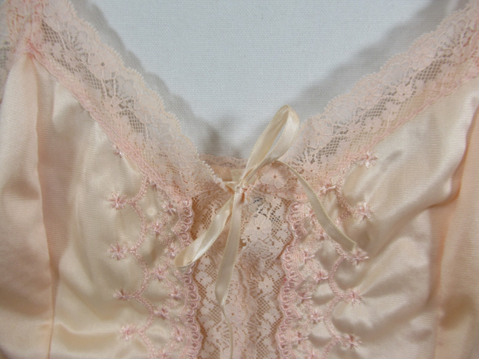 Vintage Bestform Embroidered Satin & Lace Camisole Women 34 Pink Ribbon
