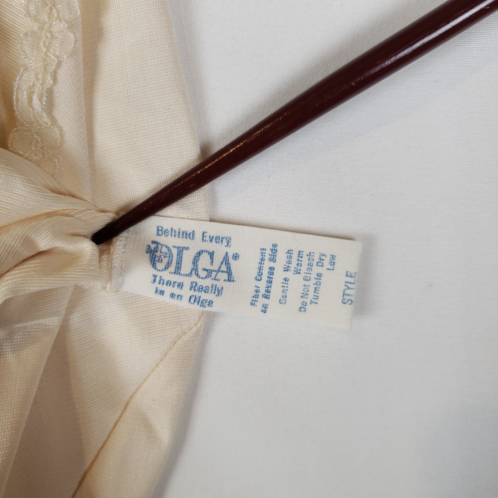 Vintage Olga Long Nylon Slip Womens 34 Body Silk Lace Trim Beige Color Transfer