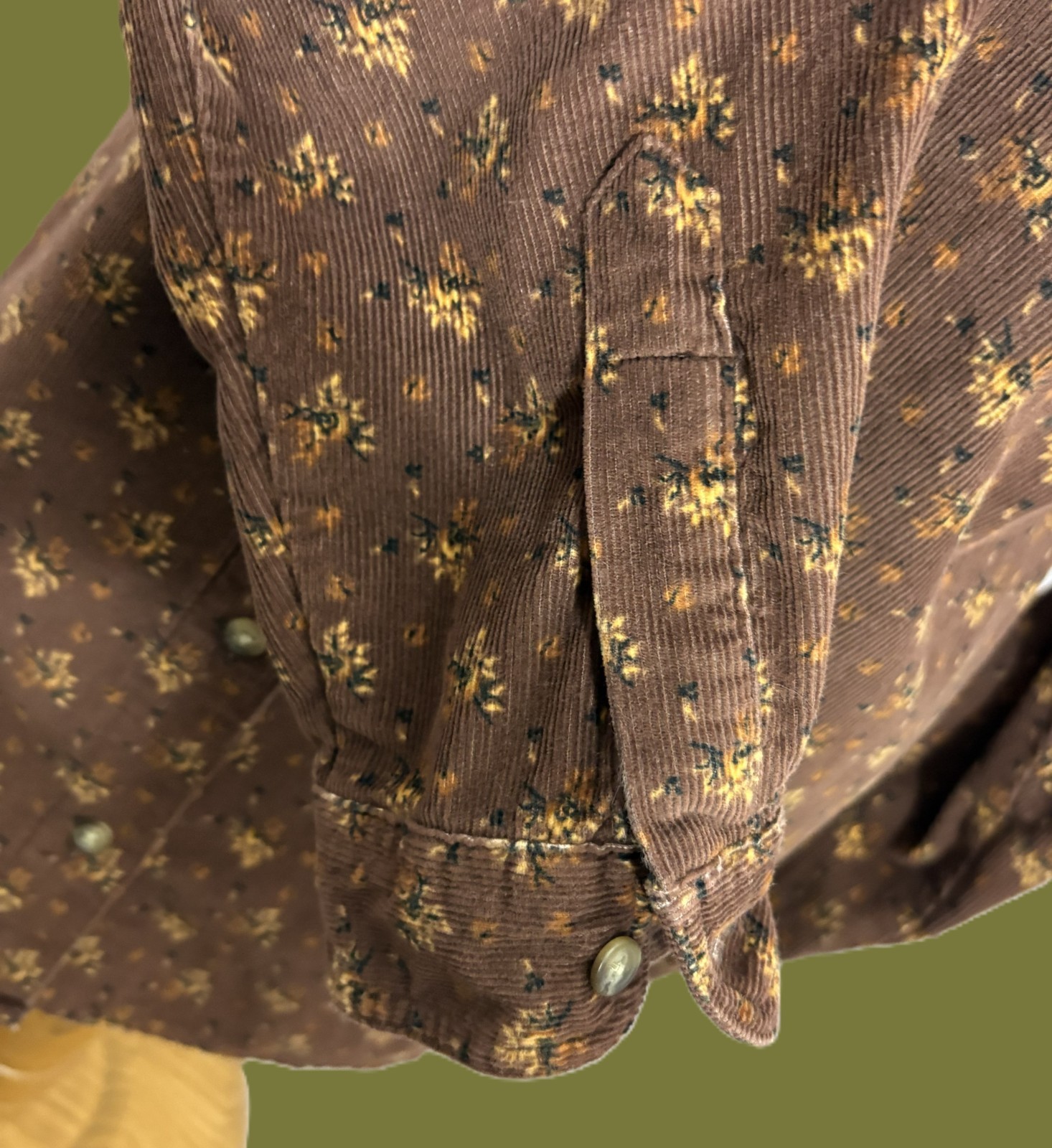 VTG Looney Tunes Woman’s Floral Corduroy Button Up Tweety Bird Size 14W/16W