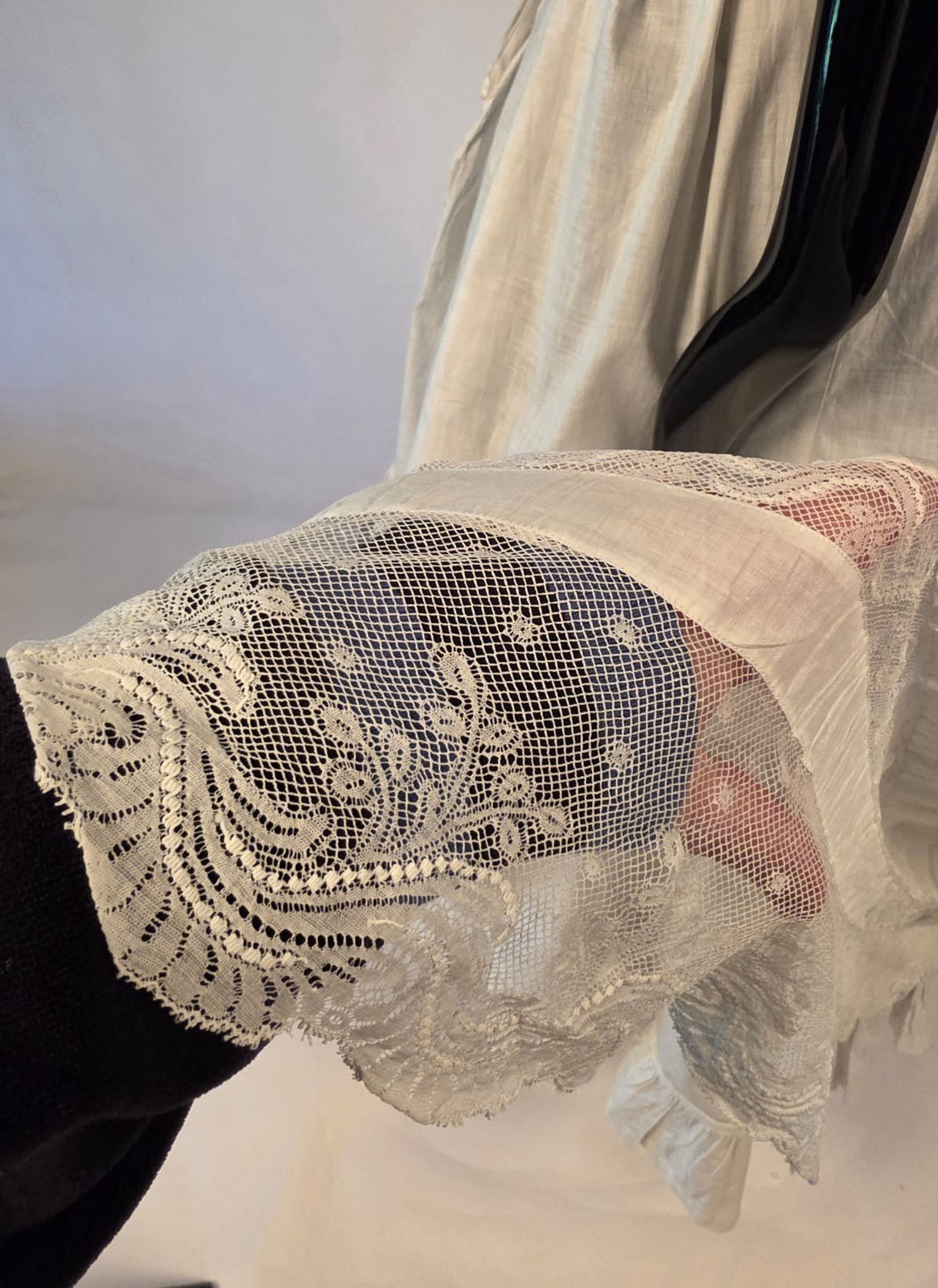 VICTORIAN 19TH C WHITE COTTON PETTICOAT W VALENCIENNES LACE BOTTOM FLOUNCE
