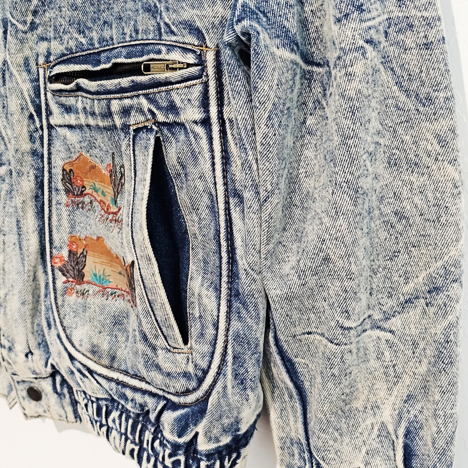 Vintage 80s Denim Jean Jacket Size M Acid Washed Southwestern Aztec Made In USA