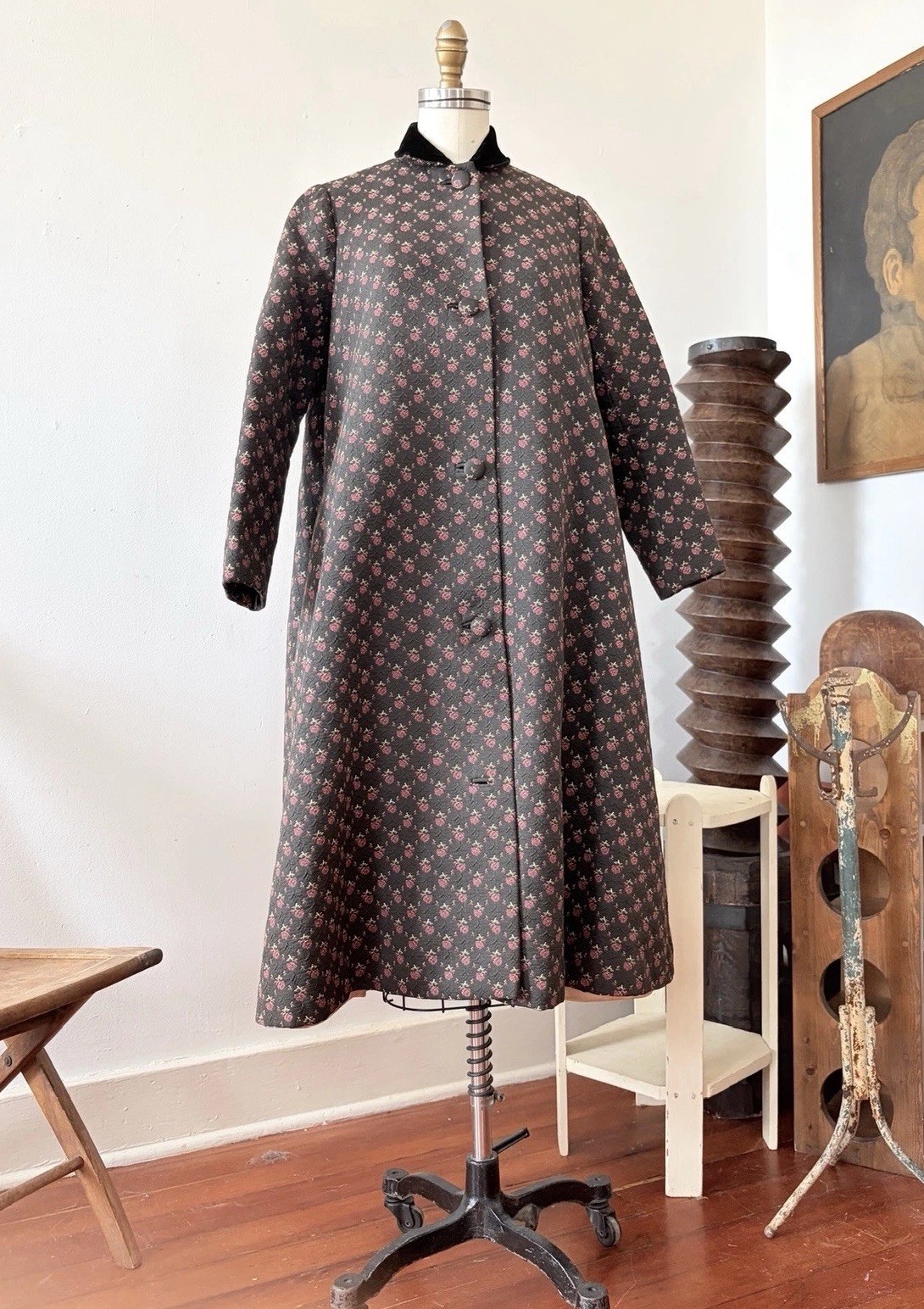Mid-C Floral Jacquard/Matelassé/Quilted Full Length Tapestry Coat Velvet Collar