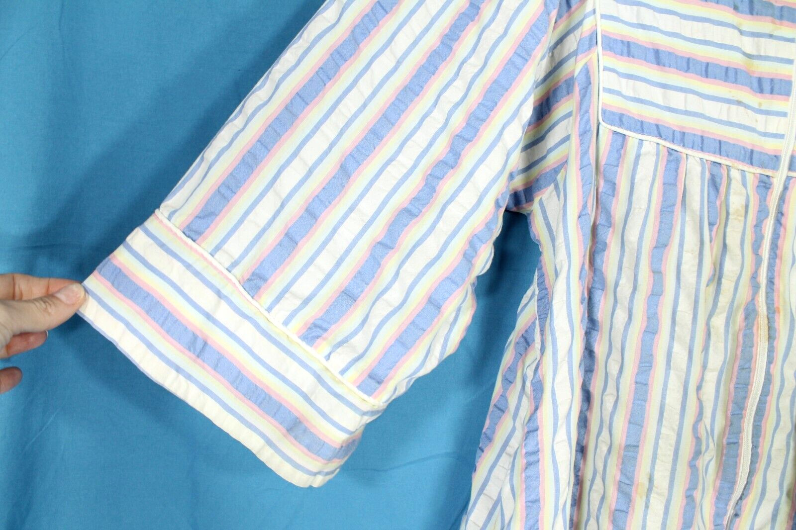 VTG SAYBURY MuuMuu SEERSUCKER Blue/Pink STRIPED Half Zip ROBE/HOUSE DRESS Sz S