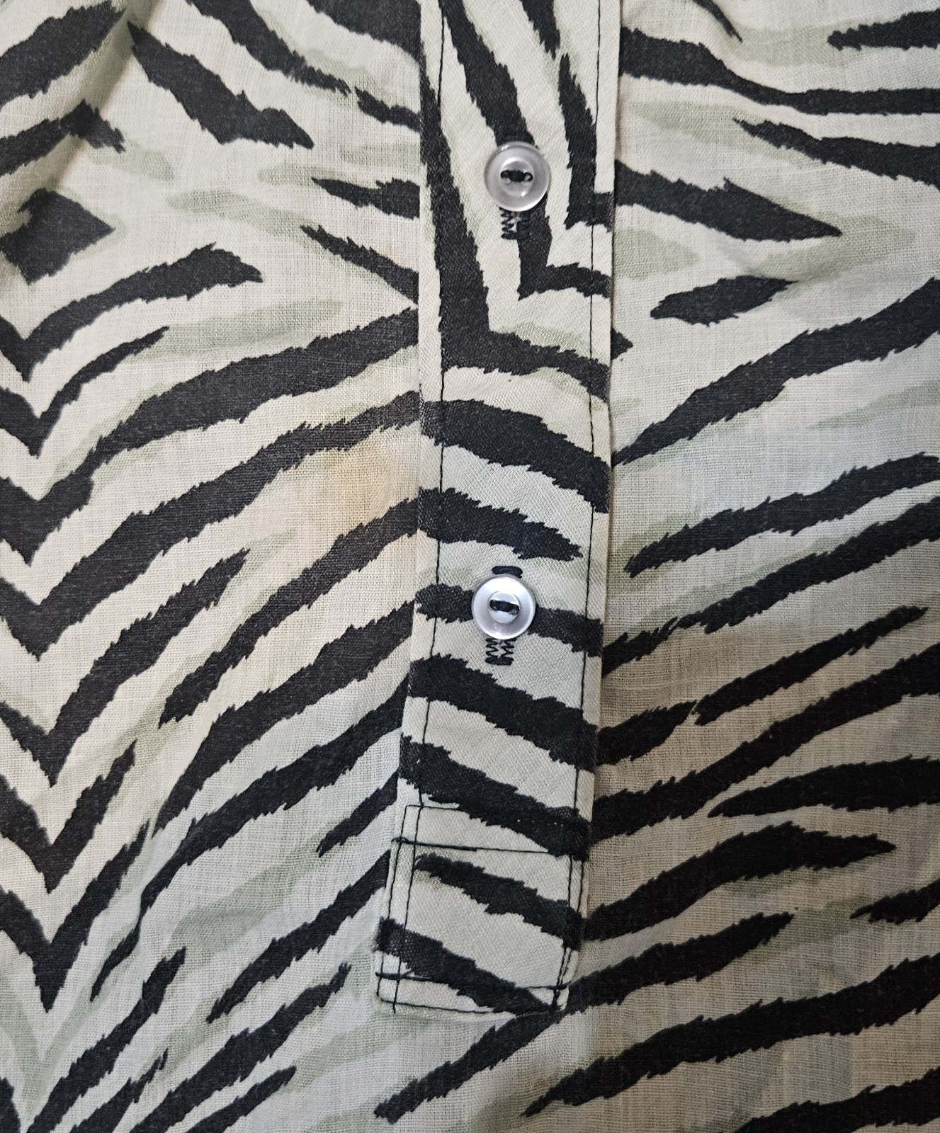 Vintage 1980s Shirt Links Women’s Pale Green Tiger Stripe Short Sleeve Top Size