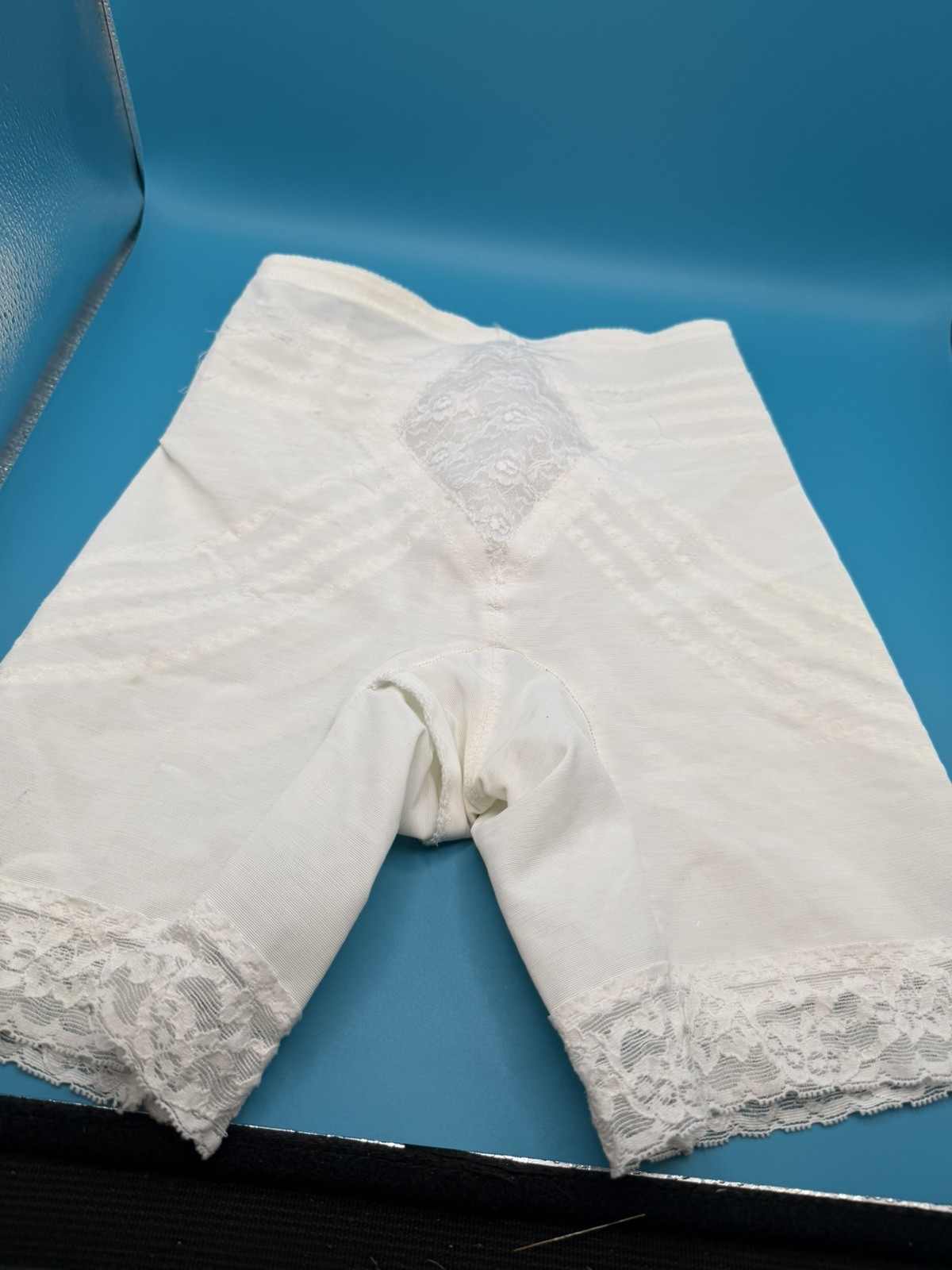 VINTAGE LADIES GIRDLES / GARTERS / SEARS BEST & SHAPETTE BY RAGO/ MEDIUM 27-28