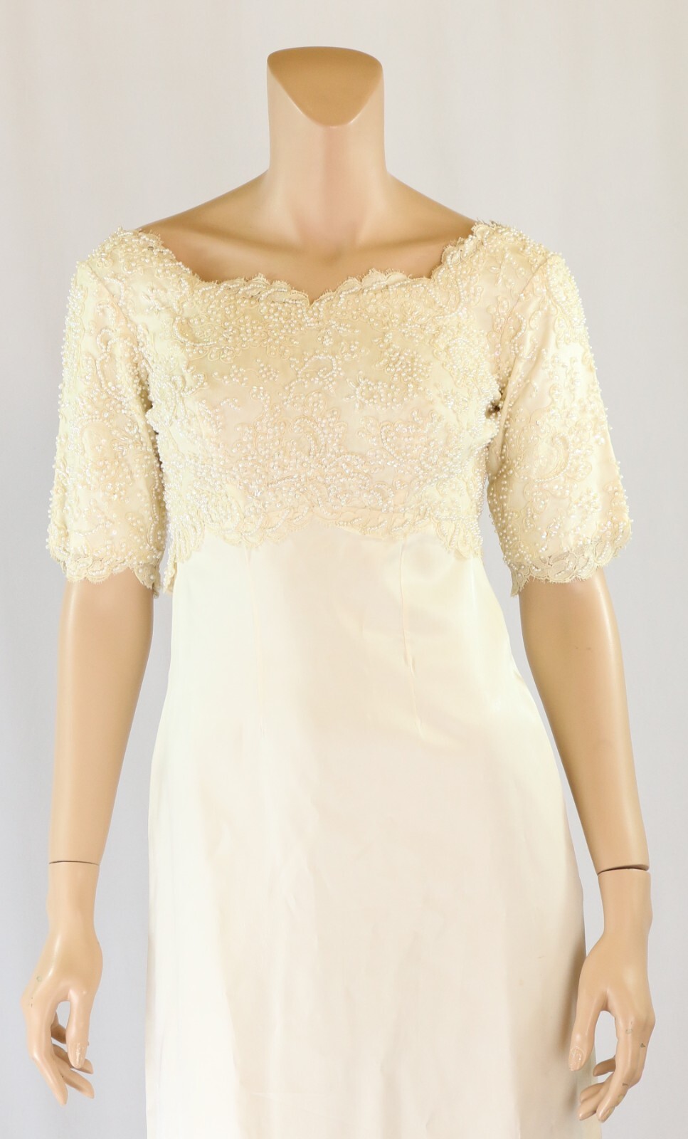Unbranded Vintage 60s Ivory Satin & Alencon Lace Wedding Dress size 5/6