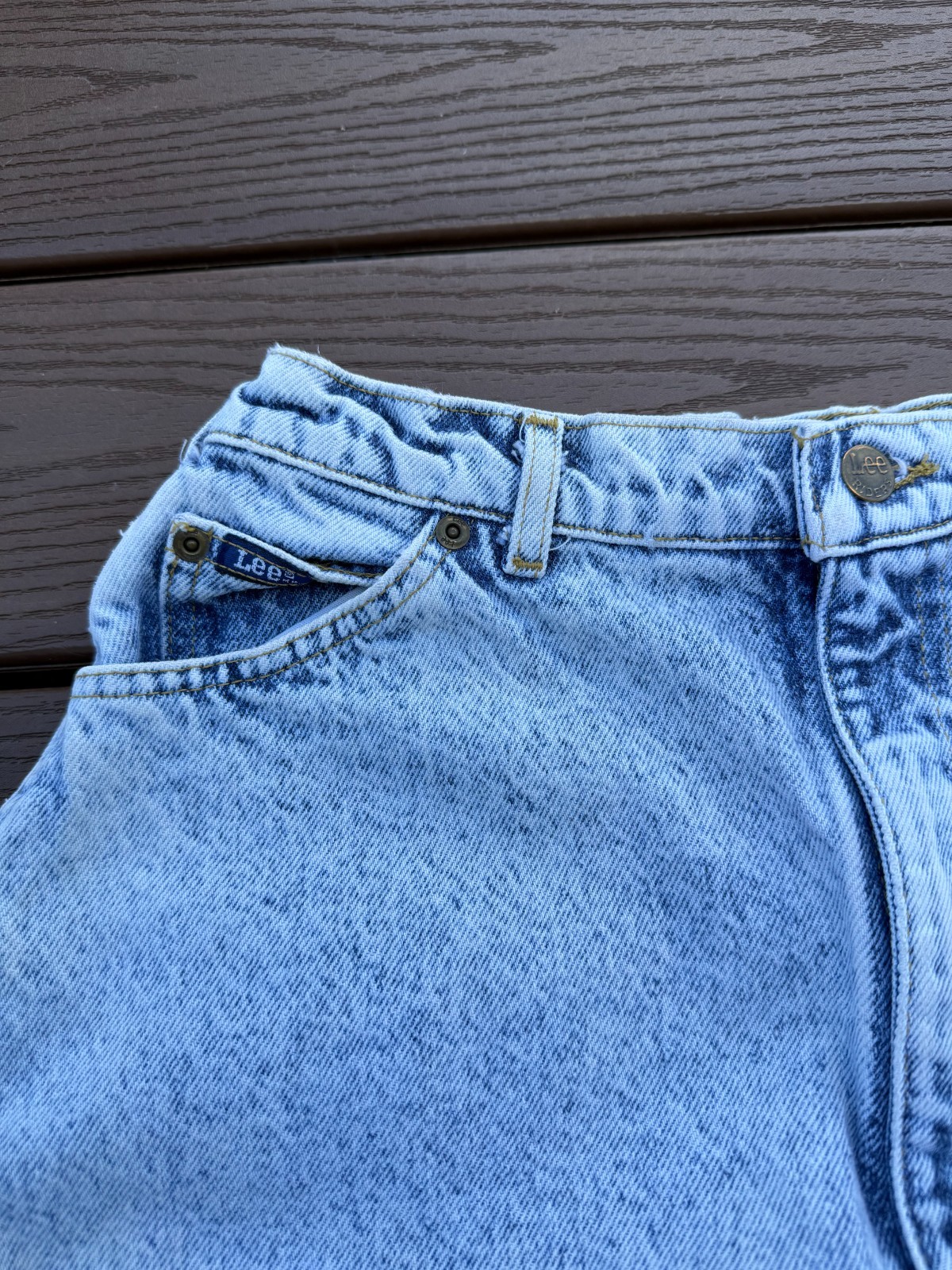 90s Vintage Lee Jeans 28×26 Femme High Waisted Contrast Trim Light Wash Mom Jean