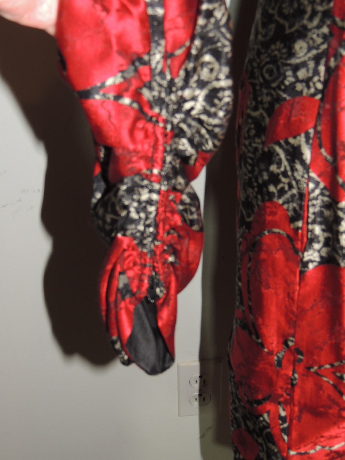 James Galanos 1980’s – 1990’s Red / Gray Silk Skirt Suit sz MED w- 28 1/2